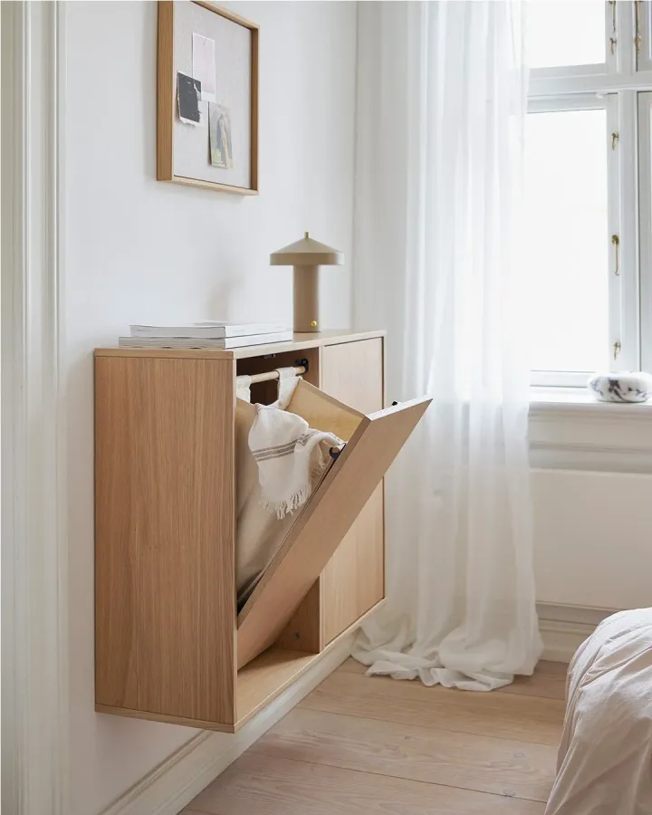 Wandbox von ReCollector aus Eiche mit geöffneter Klappe
