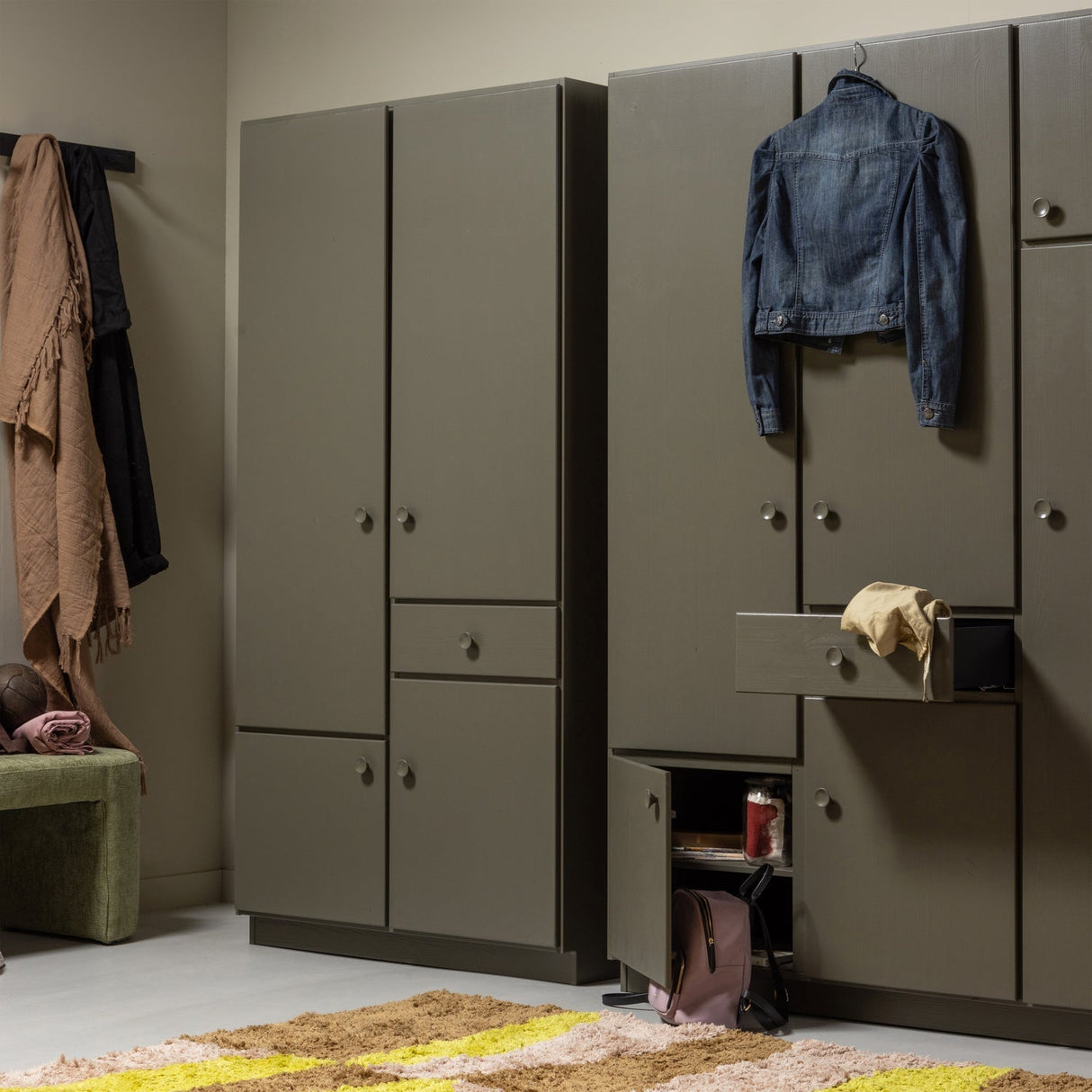 Alfie Kleiderschrank 160 cm - wald/Kiefer [fsc] - Kleiderschränke - ALVAHOME