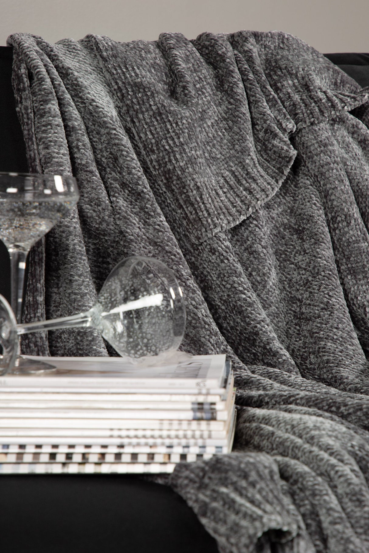 Ally Decke - dunkelgrau/Polyester - Decken - ALVAHOME