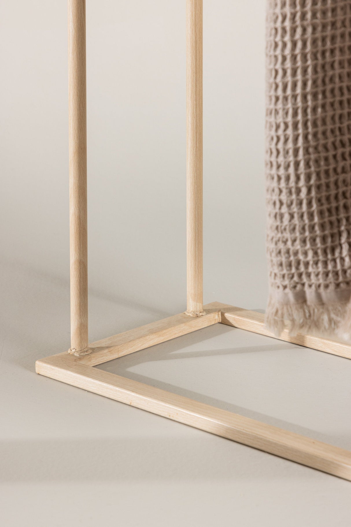 Alva Kleiderständer - white - wash/Stahl - Kleiderständer - ALVAHOME