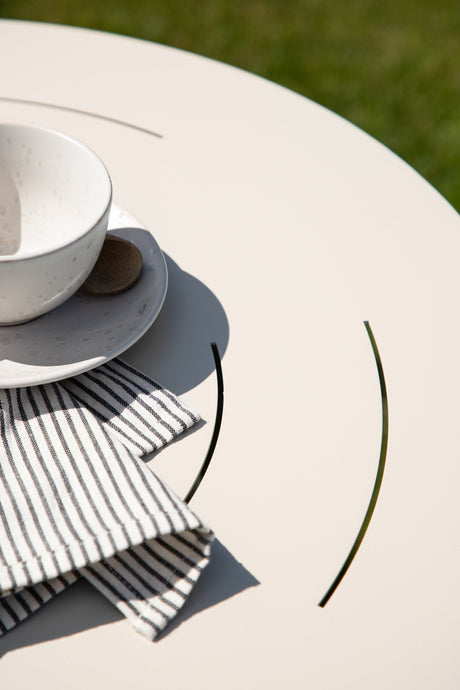 Bacong Outdoor - Tisch - beige/Stahl - Outdoor - Tische - ALVAHOME