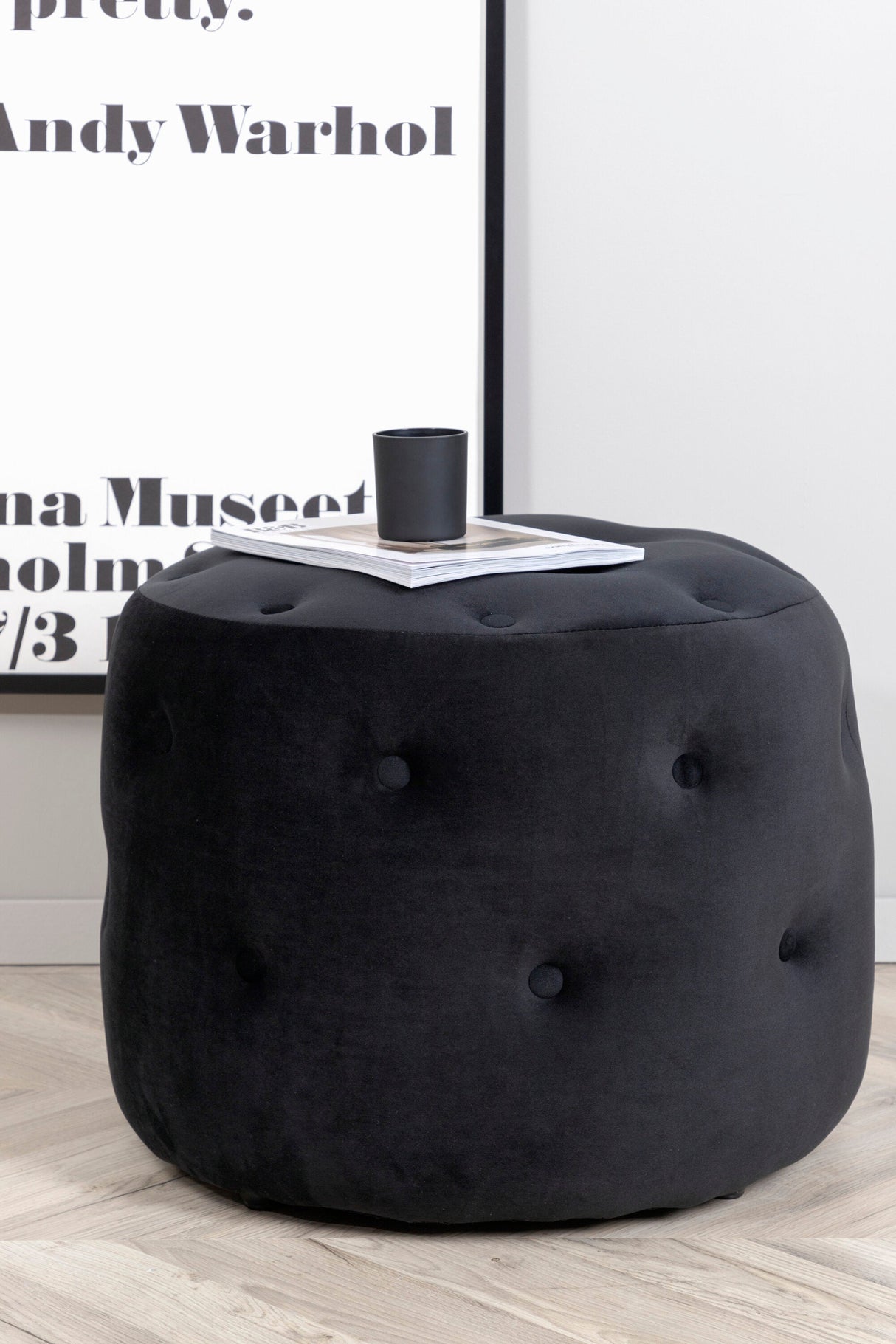 Benjamin Pouf - schwarz/Polyester - Samt - Ottomane / Poufs - ALVAHOME
