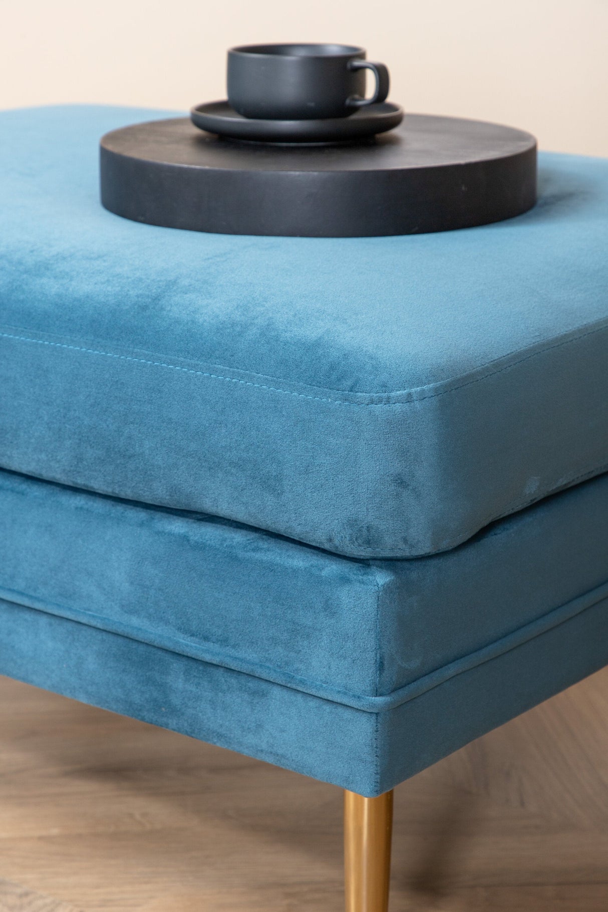 Boom Ottoman - blau/Polyester - Samt - Ottomane / Poufs - ALVAHOME