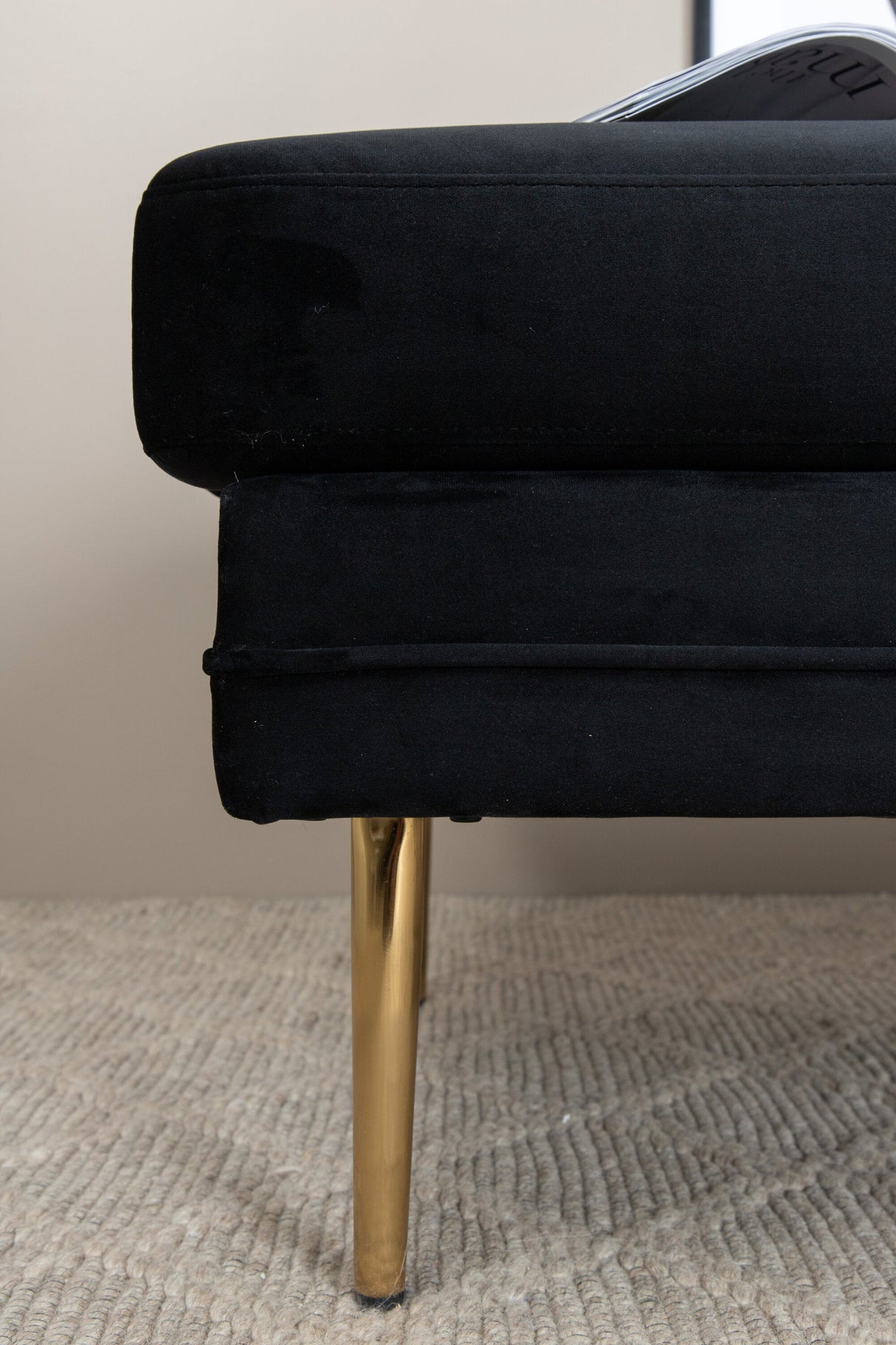 Boom Ottoman - schwarz/Polyester - Samt - Ottomane / Poufs - ALVAHOME