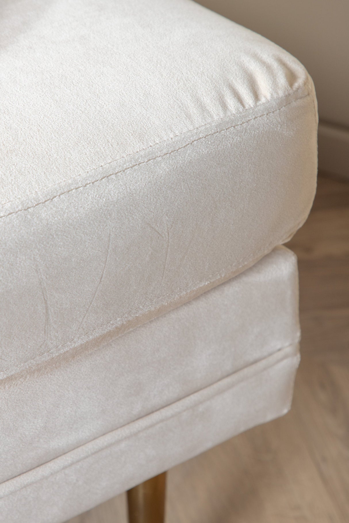 Boom Ottoman - weiß/Polyester - Samt - Ottomane / Poufs - ALVAHOME