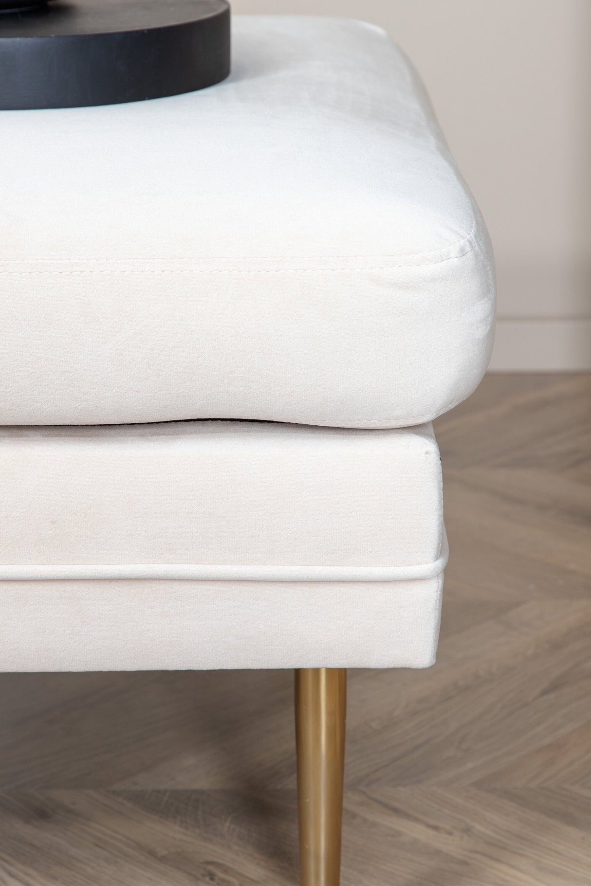 Boom Ottoman - weiß/Polyester - Samt - Ottomane / Poufs - ALVAHOME
