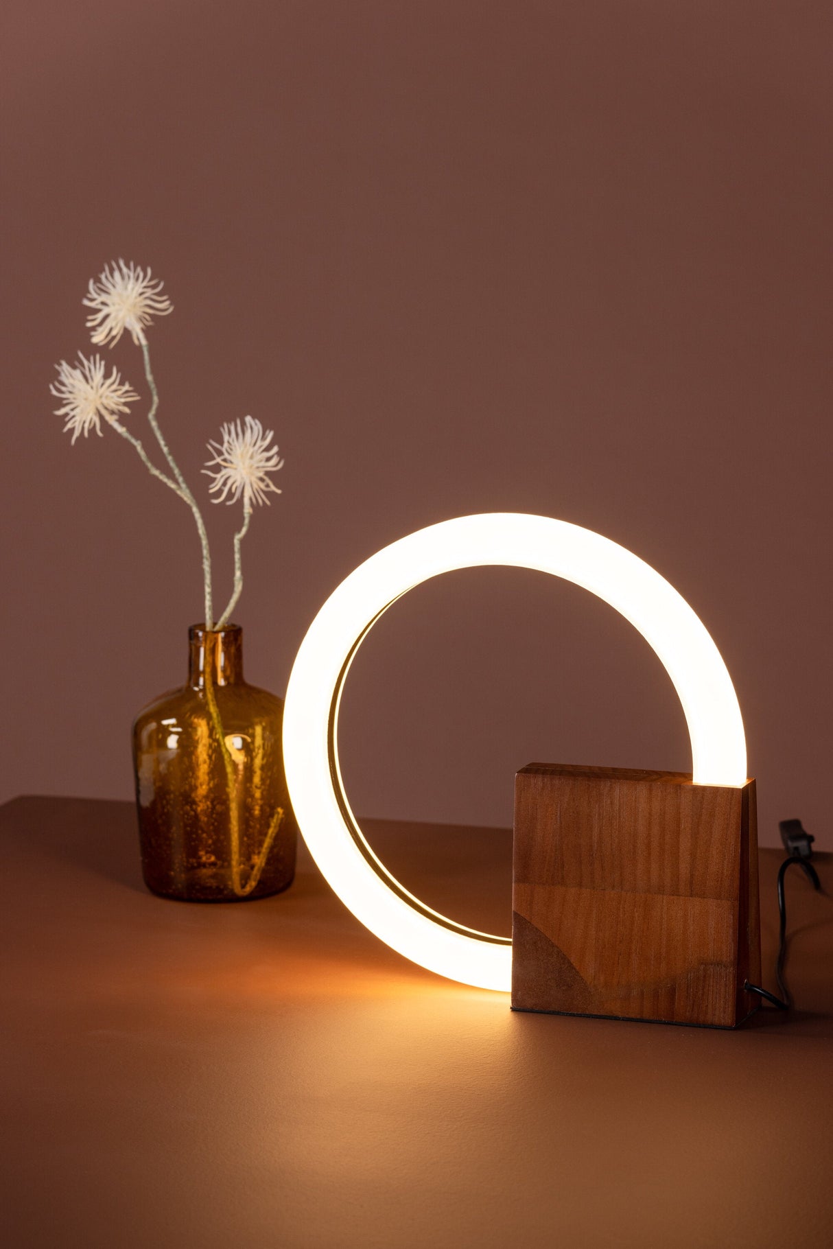 Brive Tischlampe - walnuss/Holz - Tischlampen - ALVAHOME