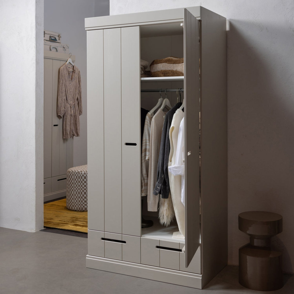 Connect 2 - türiger Kleiderschrank - staub/Kiefer [fsc] - Kleiderschränke - ALVAHOME