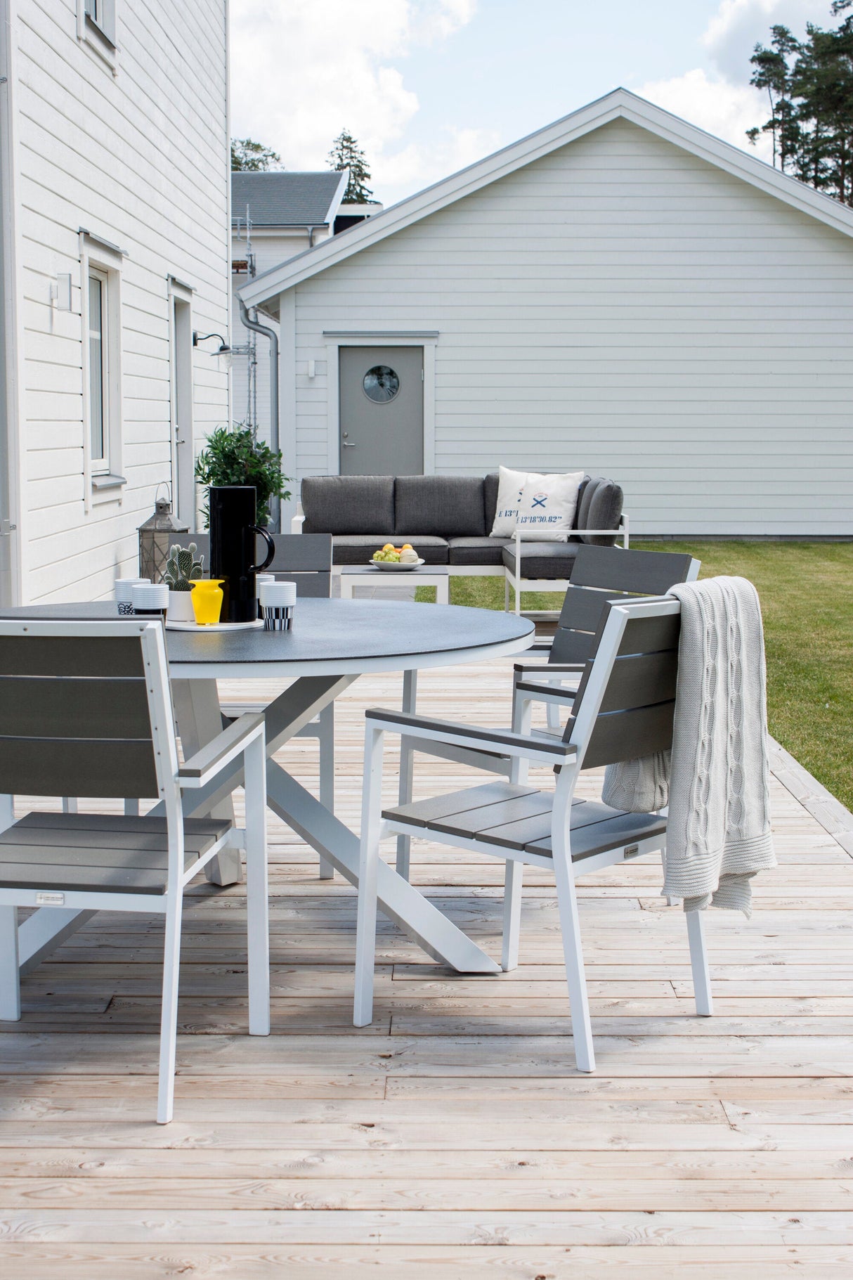 Copacabana Outdoor - Esstisch rund - grau/Sprühstein - Outdoor - Esstische (rund) - ALVAHOME