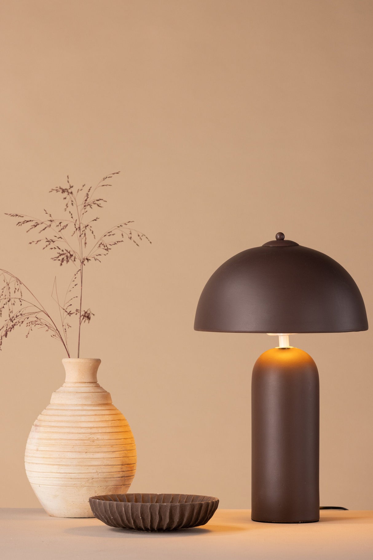 Corello Tischlampe - braun/Sprühstein - Tischlampen - ALVAHOME