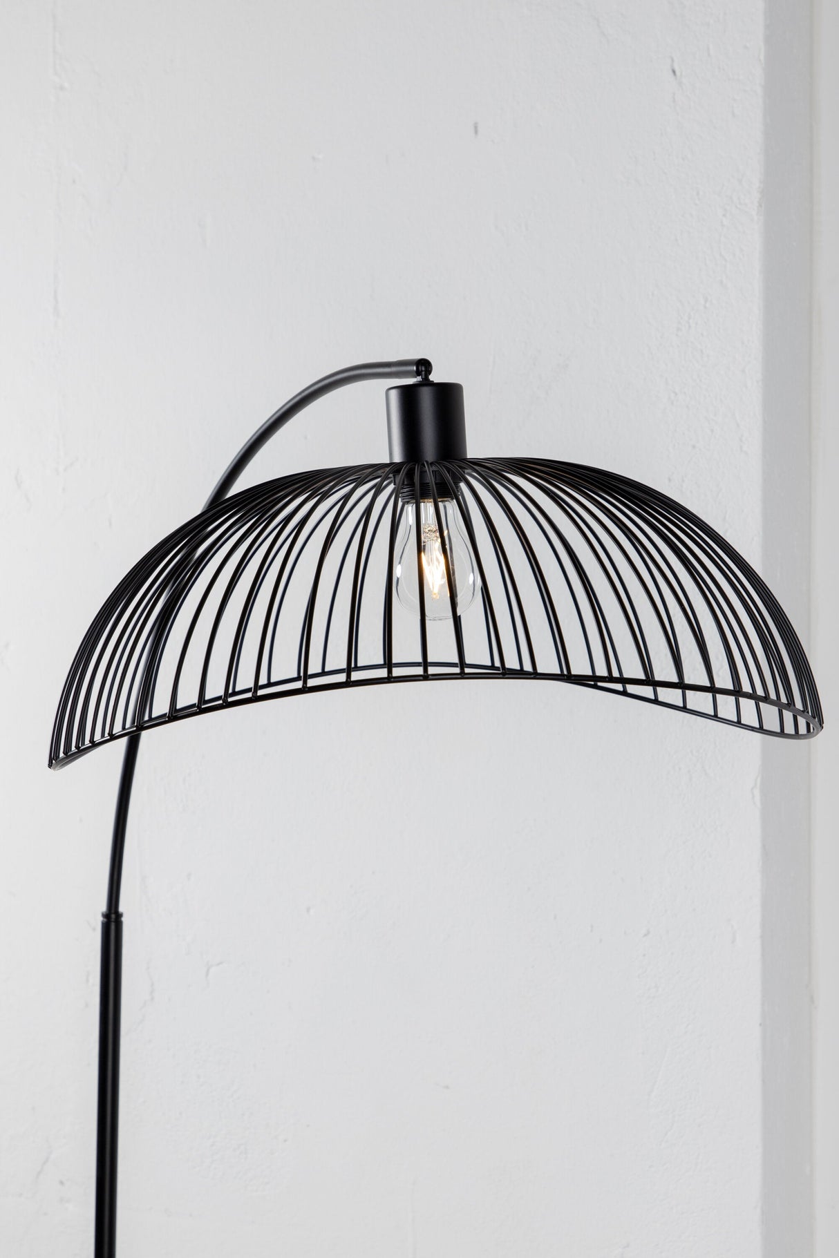 Elsa Stehlampe - schwarz/Stahl - Stehlampen - ALVAHOME