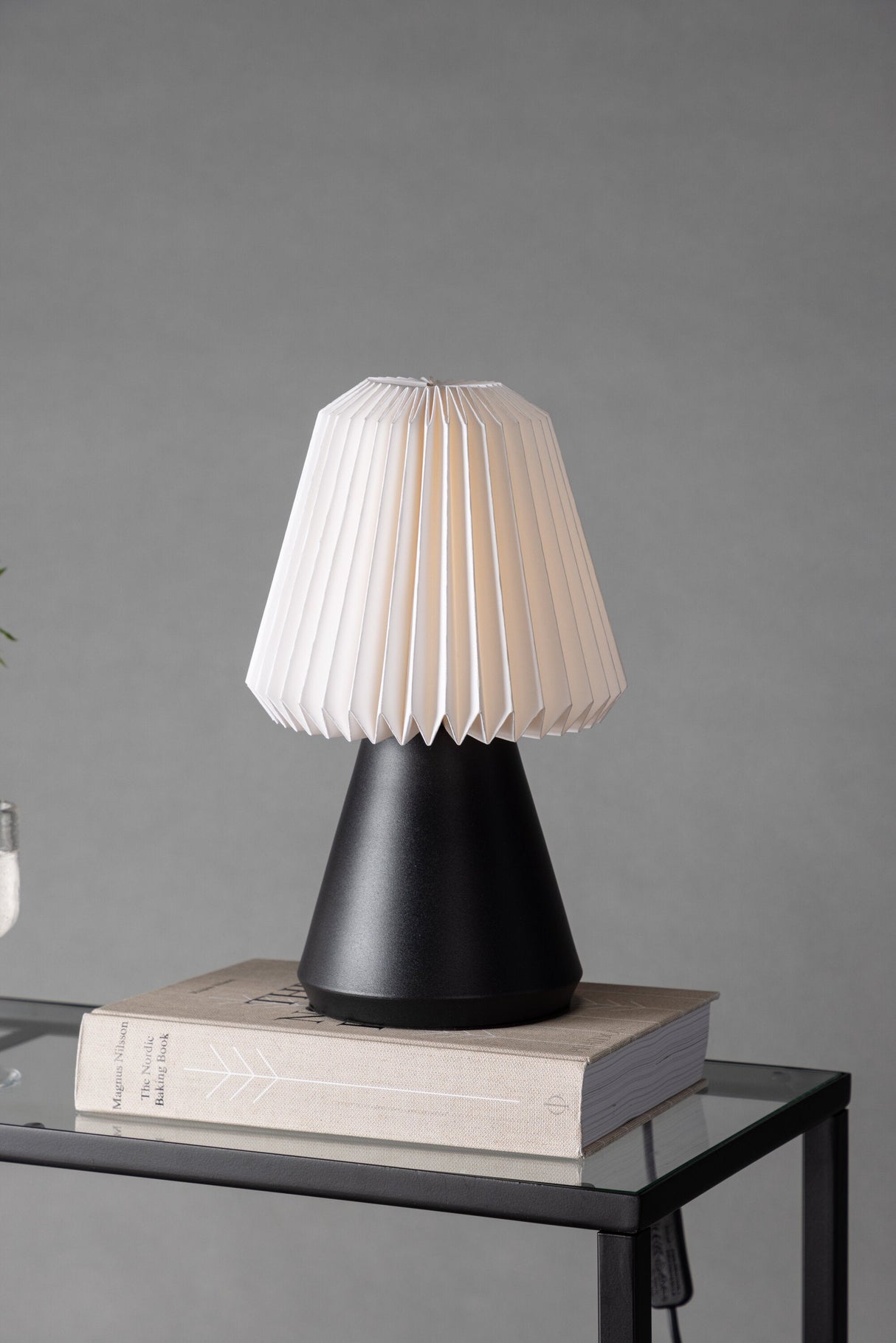 Fjällen Tischlampe - schwarz/Papier - Tischlampen - ALVAHOME