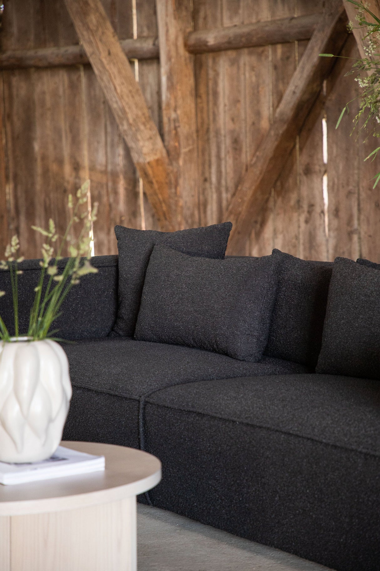 Gillholmen 3 - Sitzer Sofa - schwarz/Bouclé - 3 - Sitzer Sofas - ALVAHOME