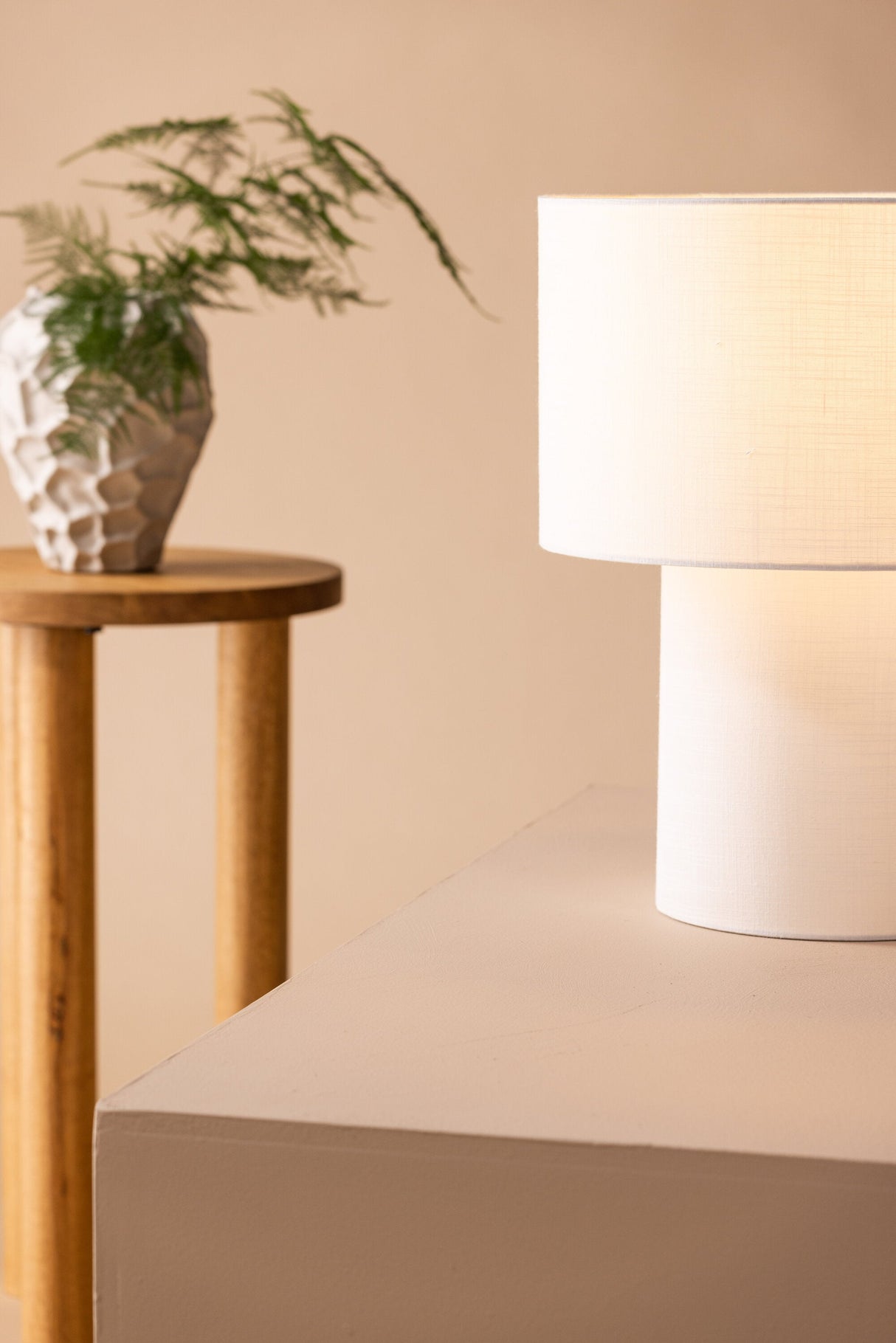Globia Tischlampe - weiß/Polyester - Leinen - Tischlampen - ALVAHOME