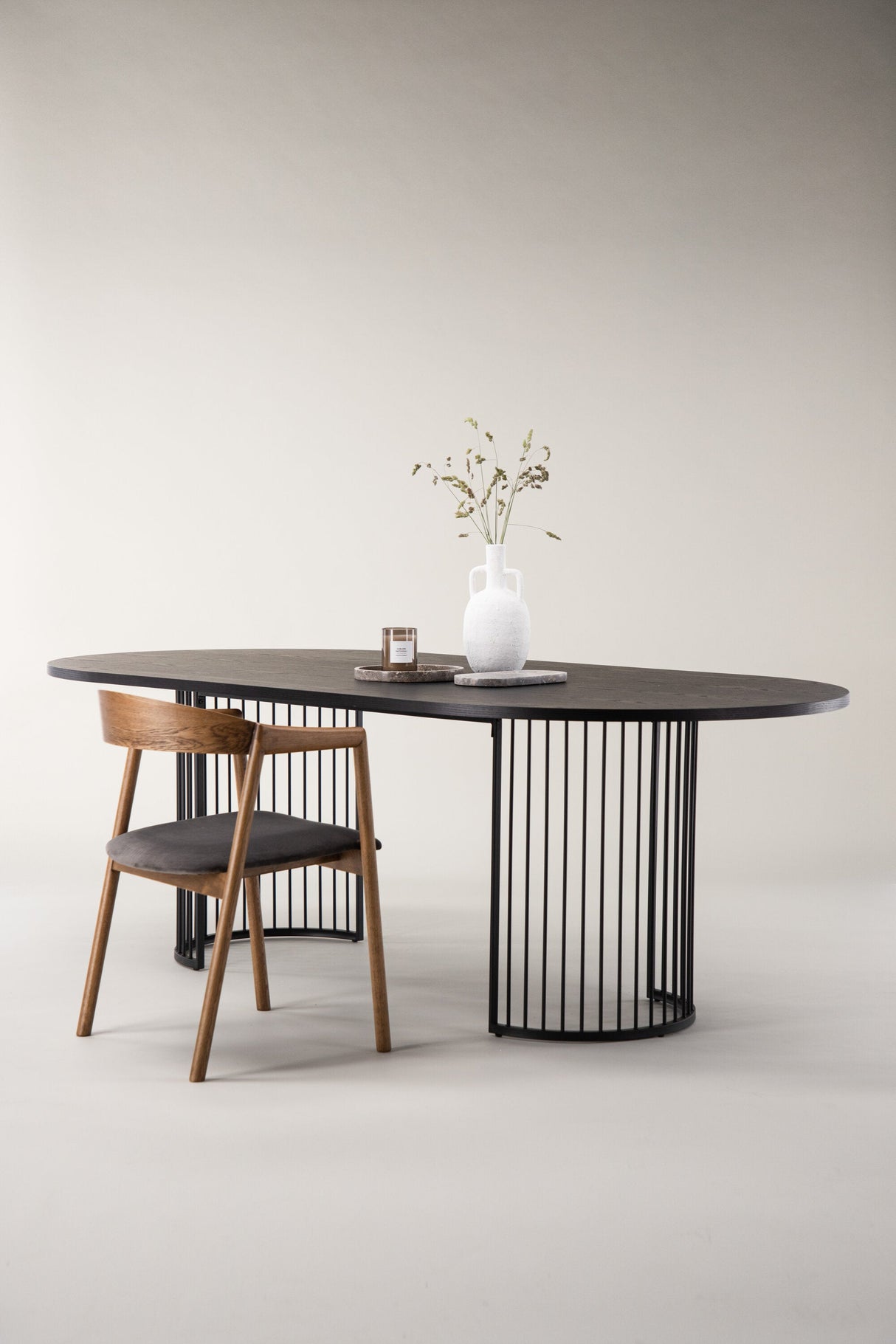 Hamneskär ovaler Esstisch - schwarz/MDF - Ovale Esstische - ALVAHOME