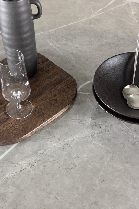 Härön runder Esstisch - mokka/Glas - Runde Esstische - ALVAHOME