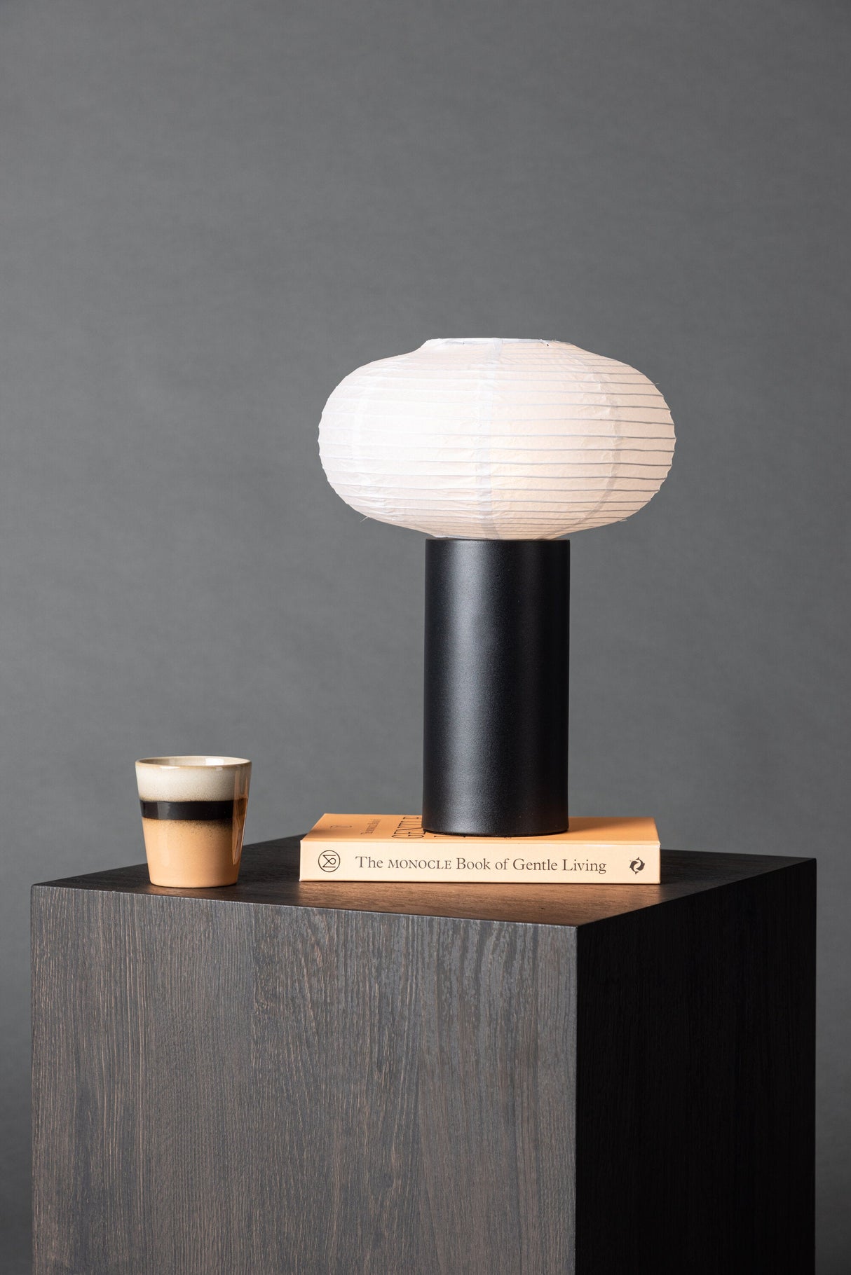 Hovfjället Tischlampe - schwarz/Papier - Tischlampen - ALVAHOME