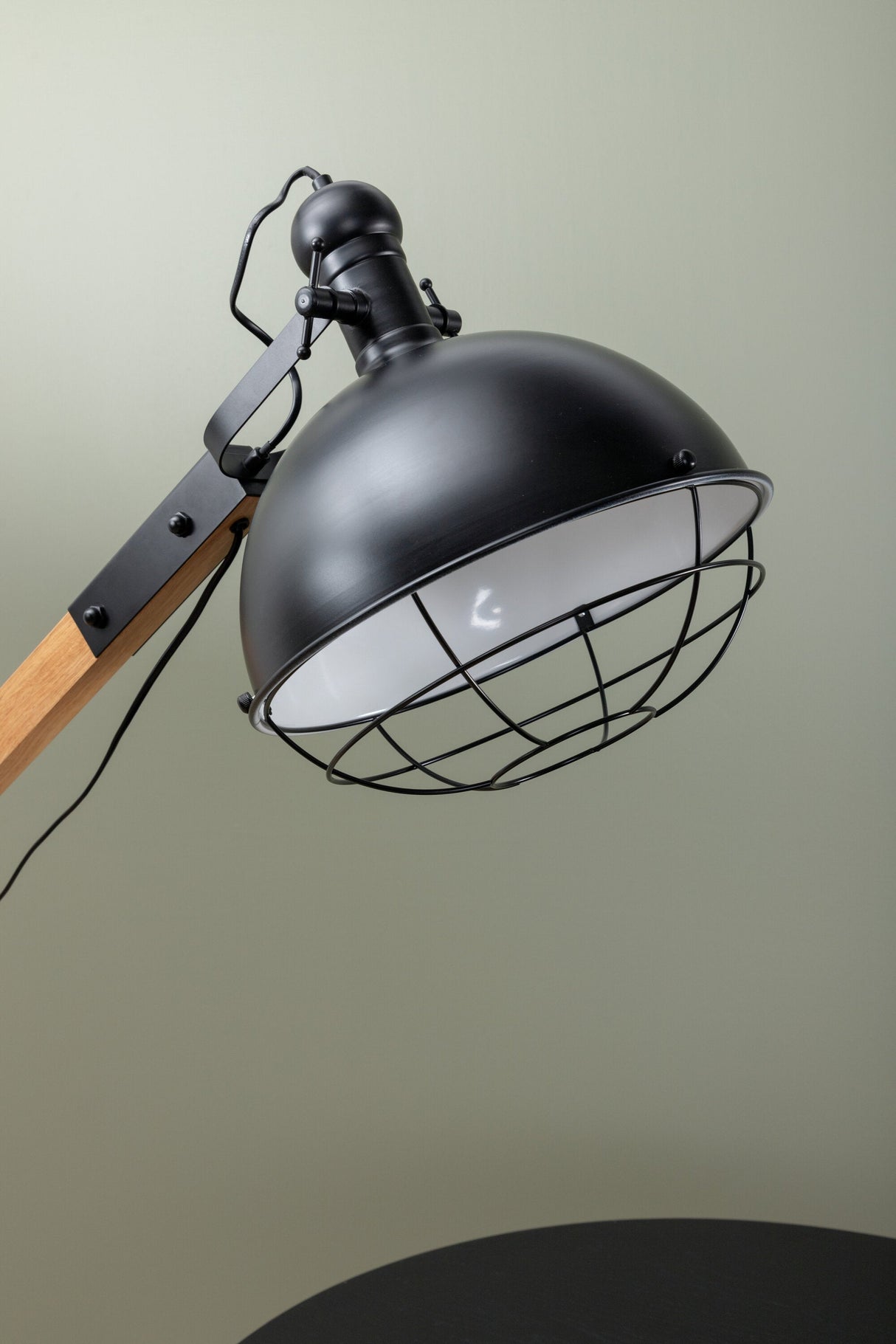 Kick Stehlampe - schwarz/Stahl - Stehlampen - ALVAHOME