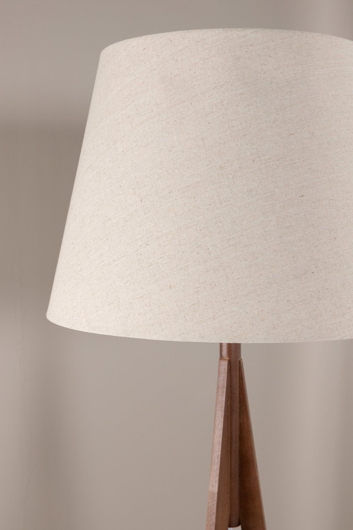 Kona Stehlampe - braun/Polyester - Leinen - Stehlampen - ALVAHOME