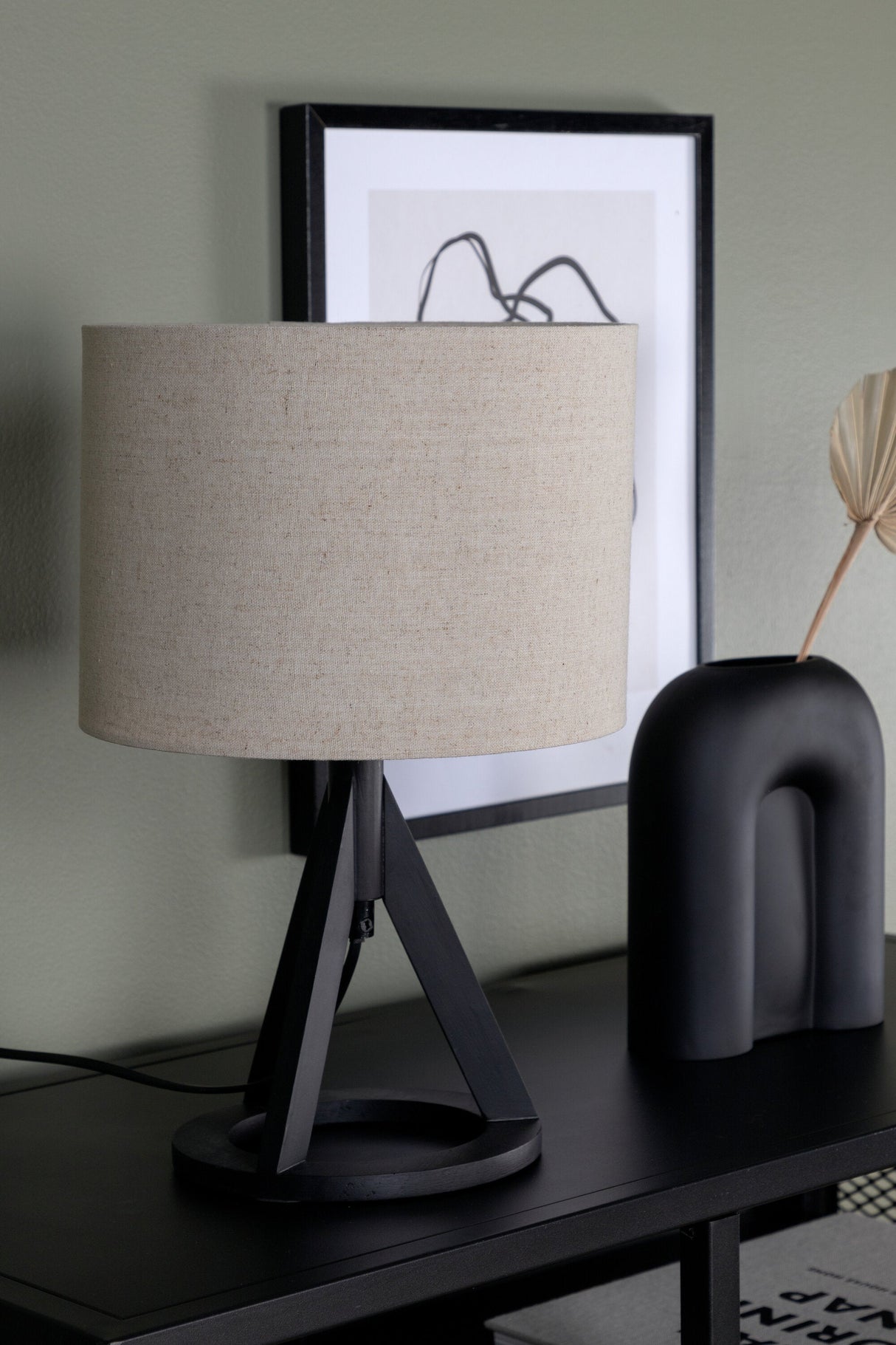 Kona Tischlampe - schwarz/Polyester - Leinen - Tischlampen - ALVAHOME