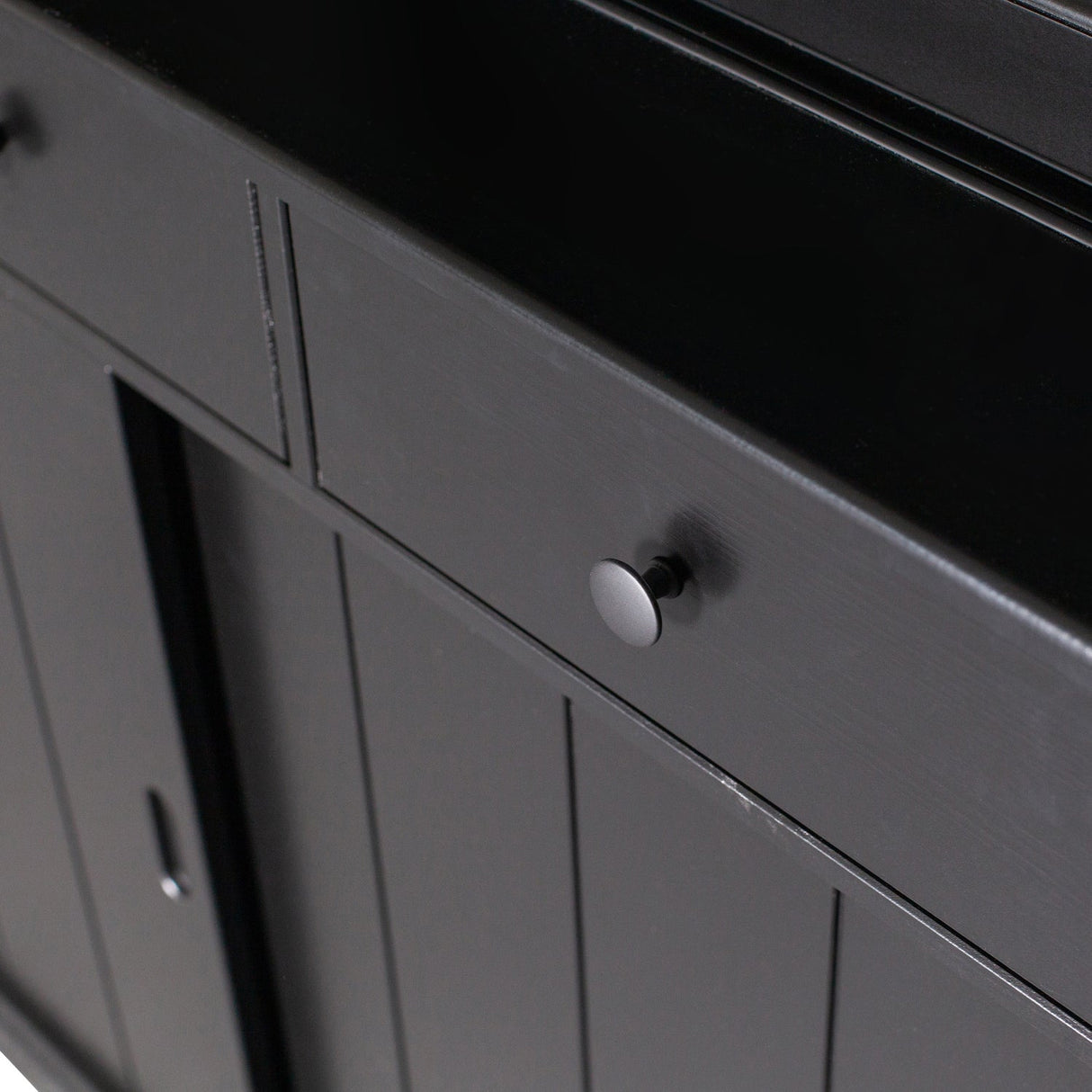 Lagos Buffetschrank - tiefschwarz/Kiefer [fsc] - Buffetschränke - ALVAHOME