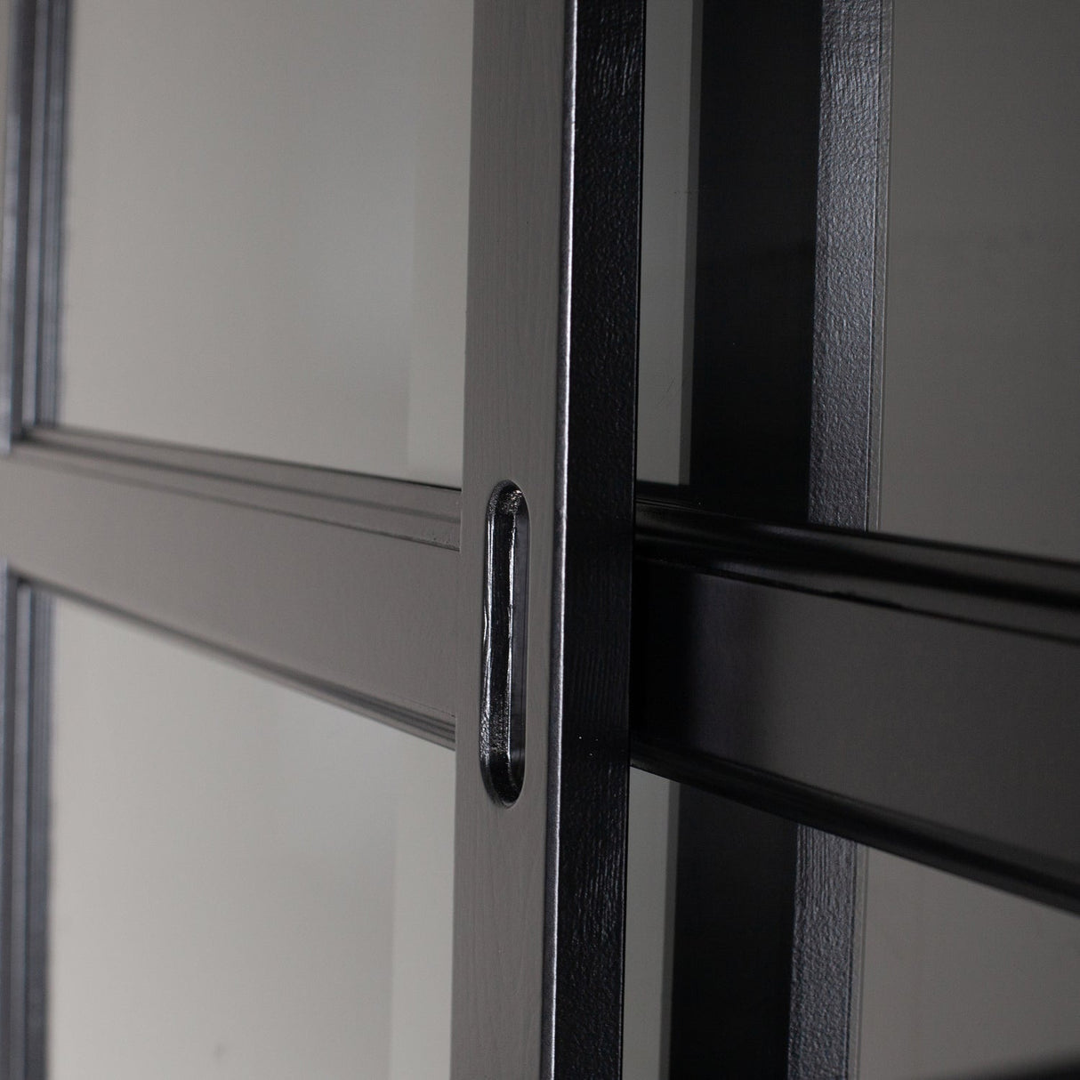 Lagos Buffetschrank - tiefschwarz/Kiefer [fsc] - Buffetschränke - ALVAHOME