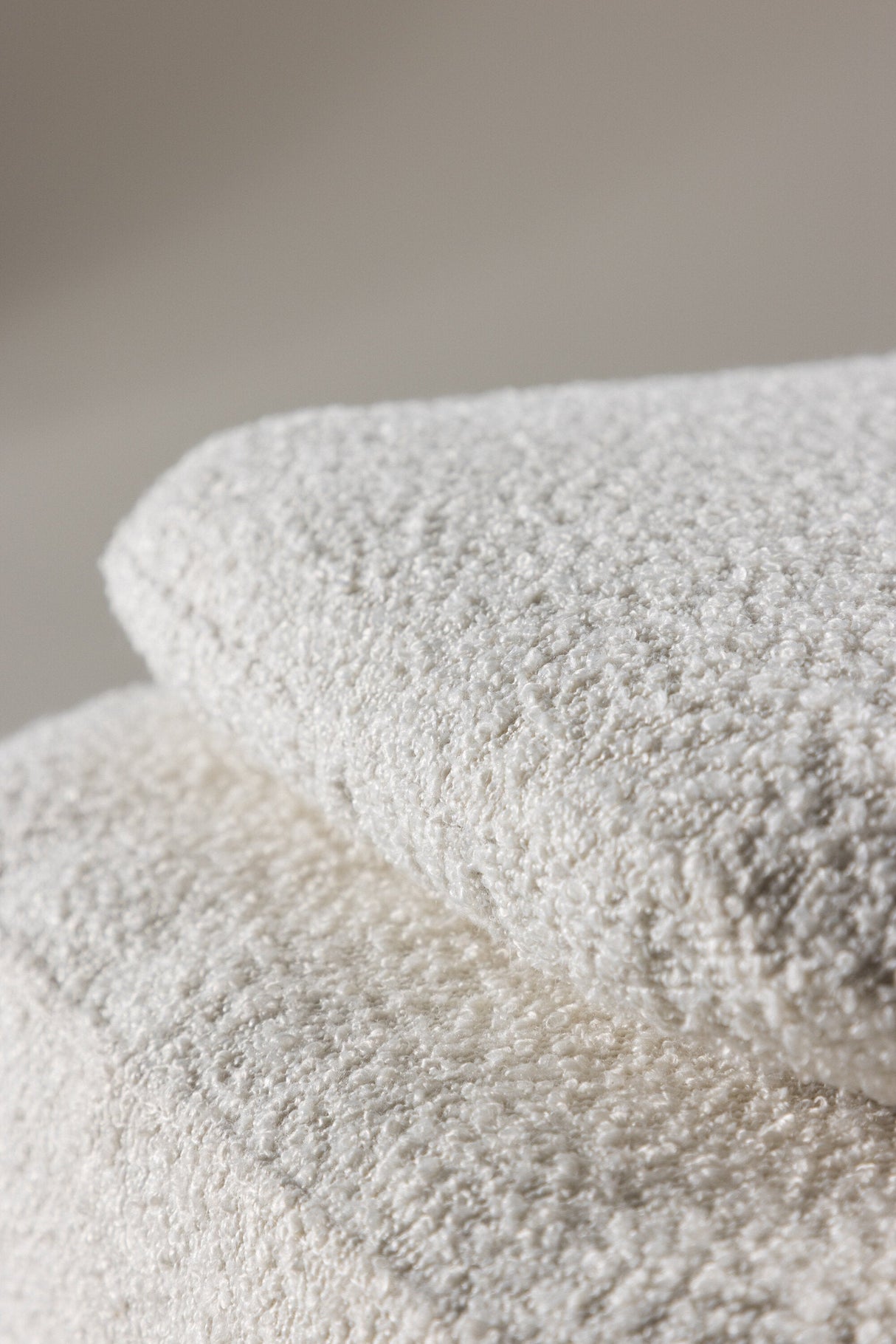Laurel Ottoman - weiß/Bouclé - Ottomane / Poufs - ALVAHOME