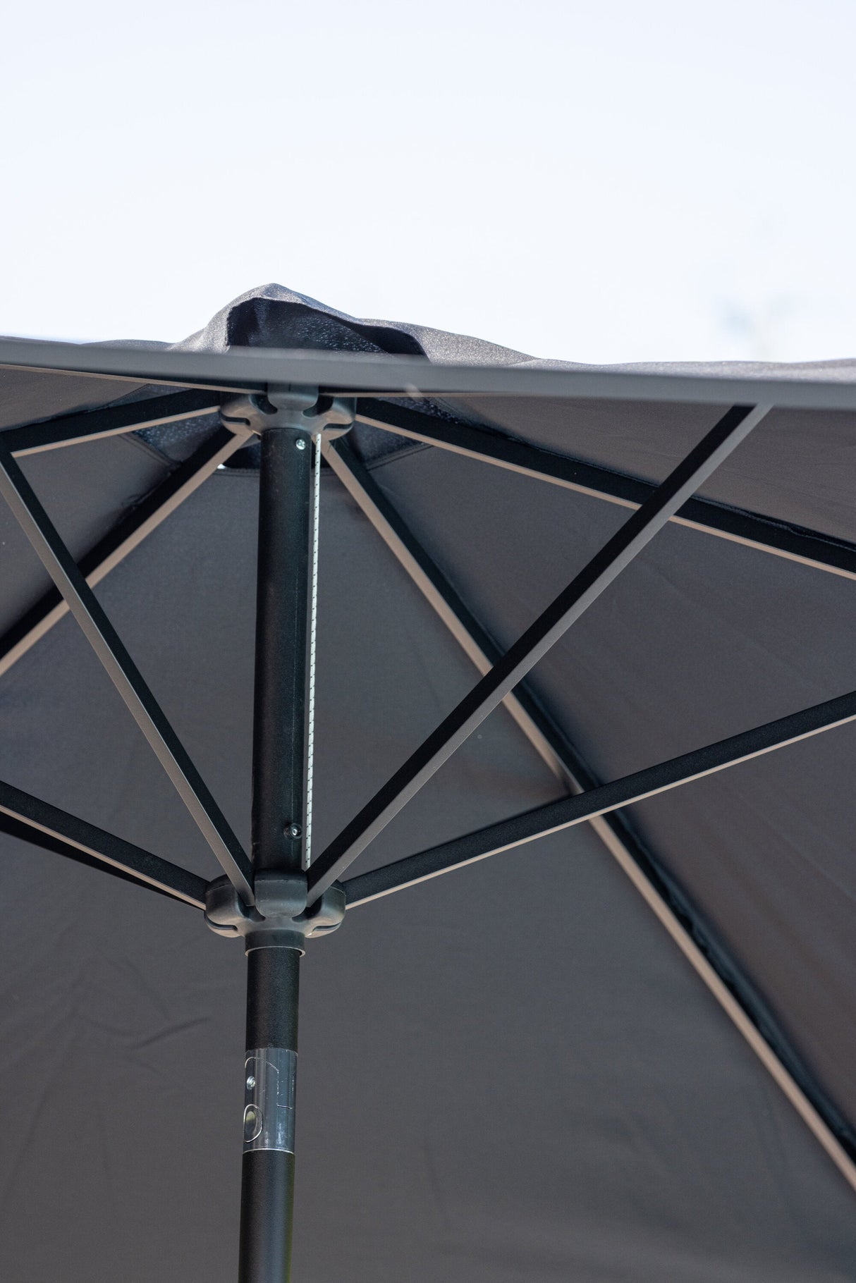 Leeds Sonnenschirm - schwarz/Polyester - Sonnenschirme - ALVAHOME