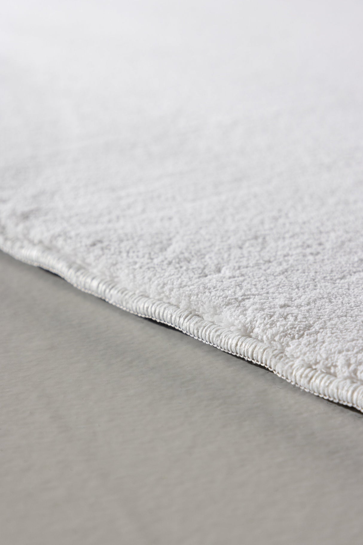 Nixie Wohnzimmerteppich - weiß/Polyester - Wohnzimmerteppiche - ALVAHOME