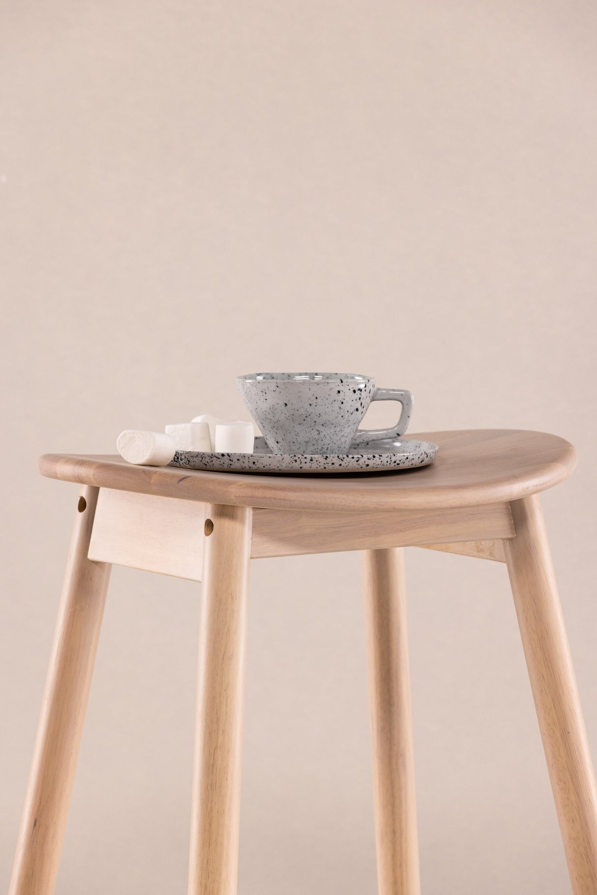 Orust Barhocker - white - wash/Gummiholz - Barhocker - ALVAHOME