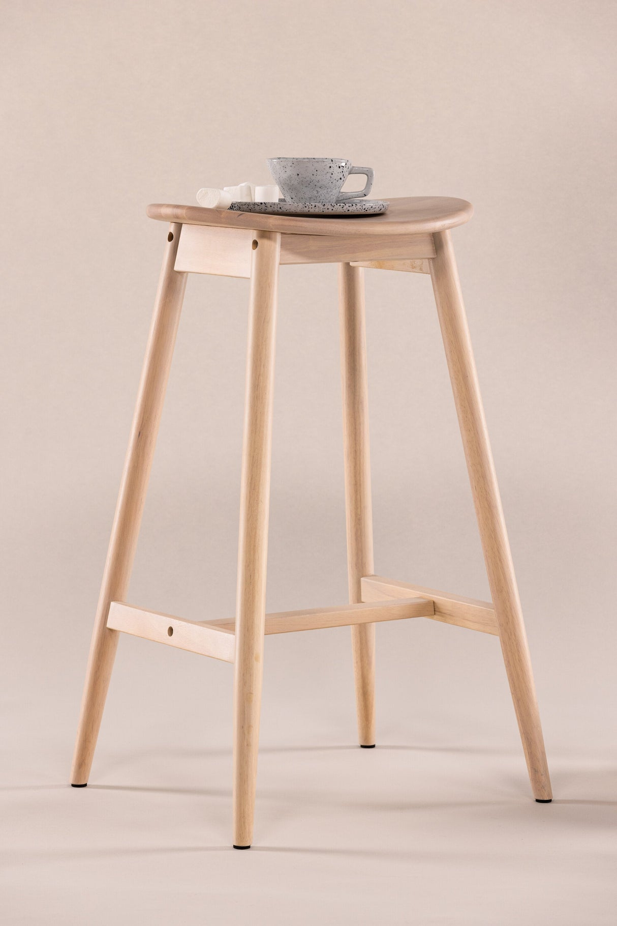 Orust Barhocker - white - wash/Gummiholz - Barhocker - ALVAHOME