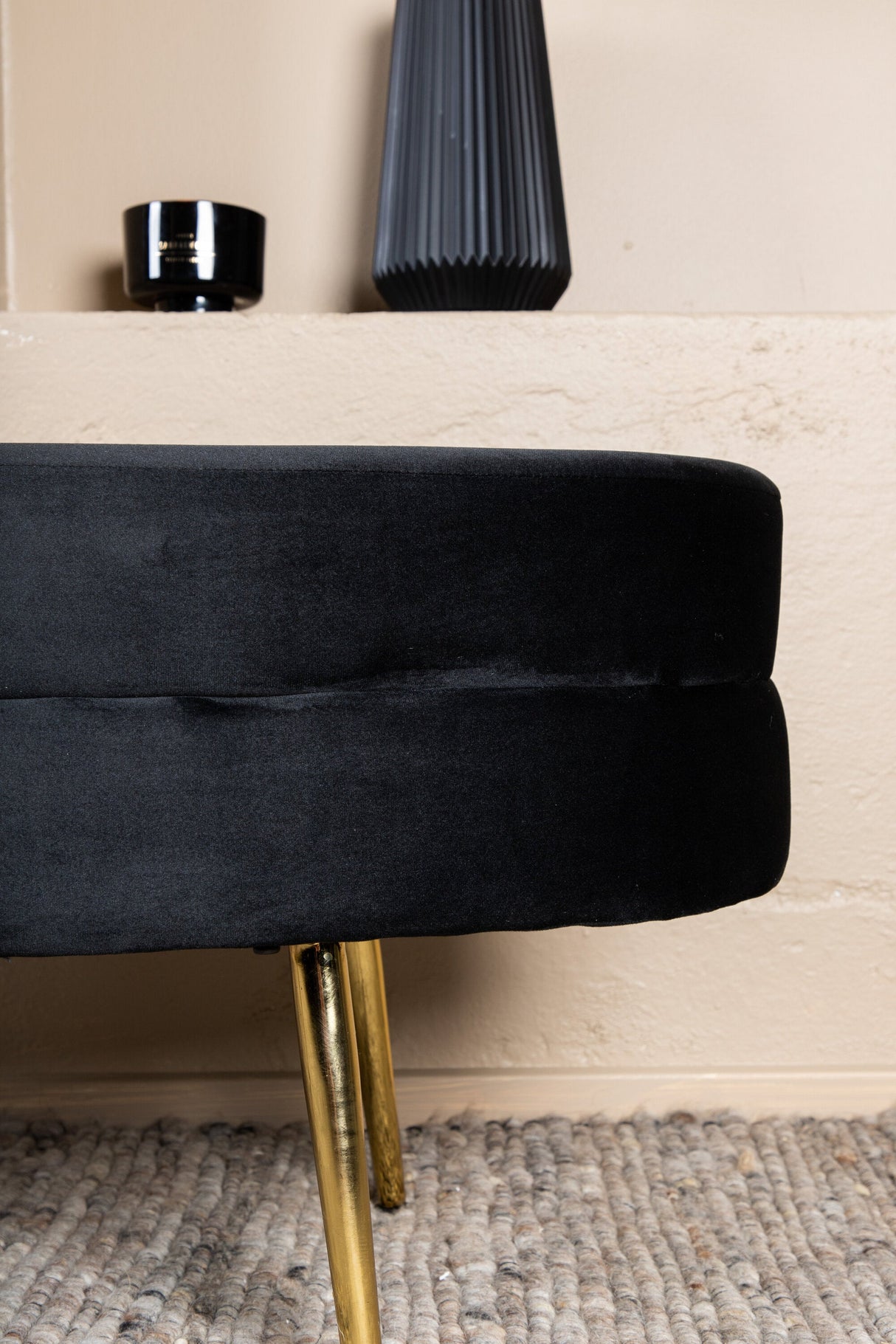Otto Ottoman - schwarz/Polyester - Samt - Ottomane / Poufs - ALVAHOME