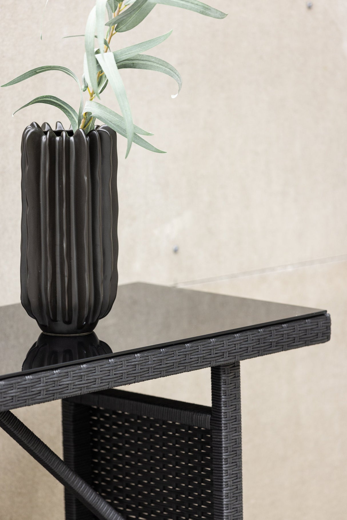 Padova Outdoor - Beistelltisch - schwarz/Weidengeflecht - Outdoor - Beistelltische - ALVAHOME