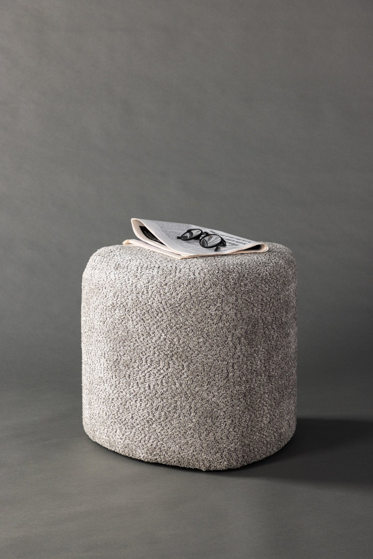 Peg Pouf - grau/Bouclé - Ottomane / Poufs - ALVAHOME