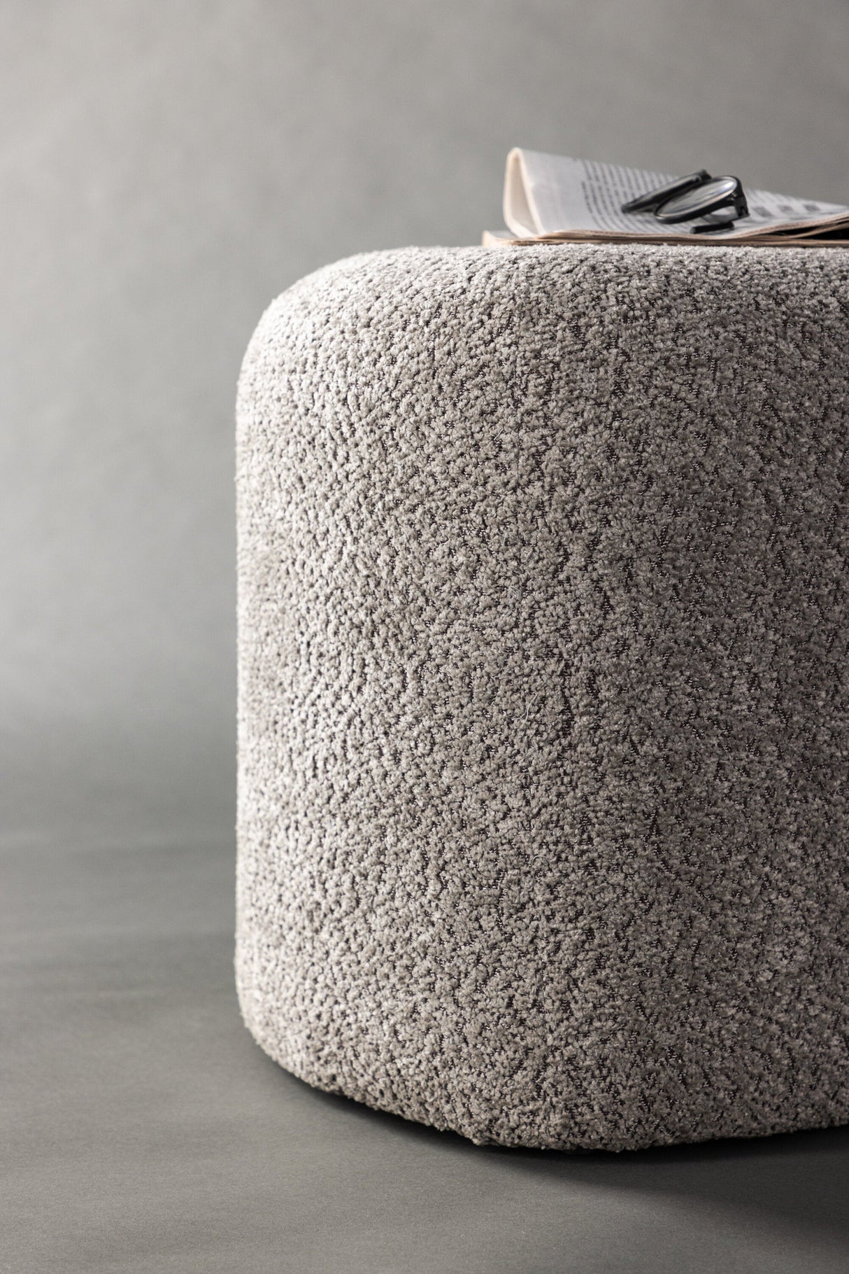 Peg Pouf - grau/Bouclé - Ottomane / Poufs - ALVAHOME