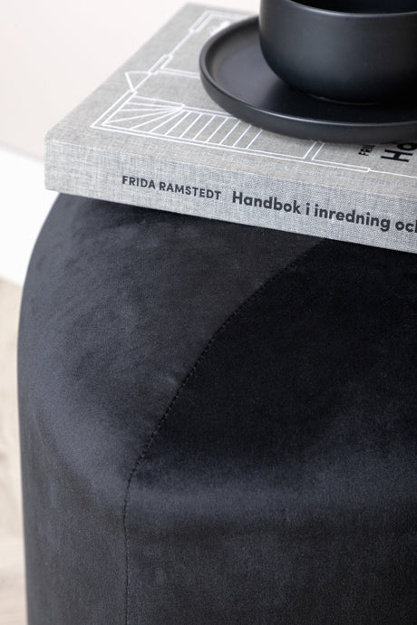 Peg Pouf - schwarz/Polyester - Samt - Ottomane / Poufs - ALVAHOME
