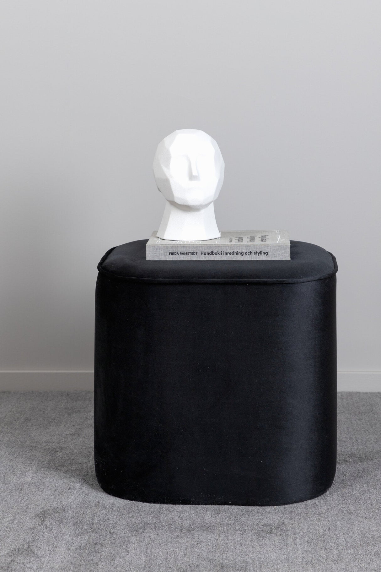 Piff Pouf - schwarz/Polyester - Samt - Ottomane / Poufs - ALVAHOME