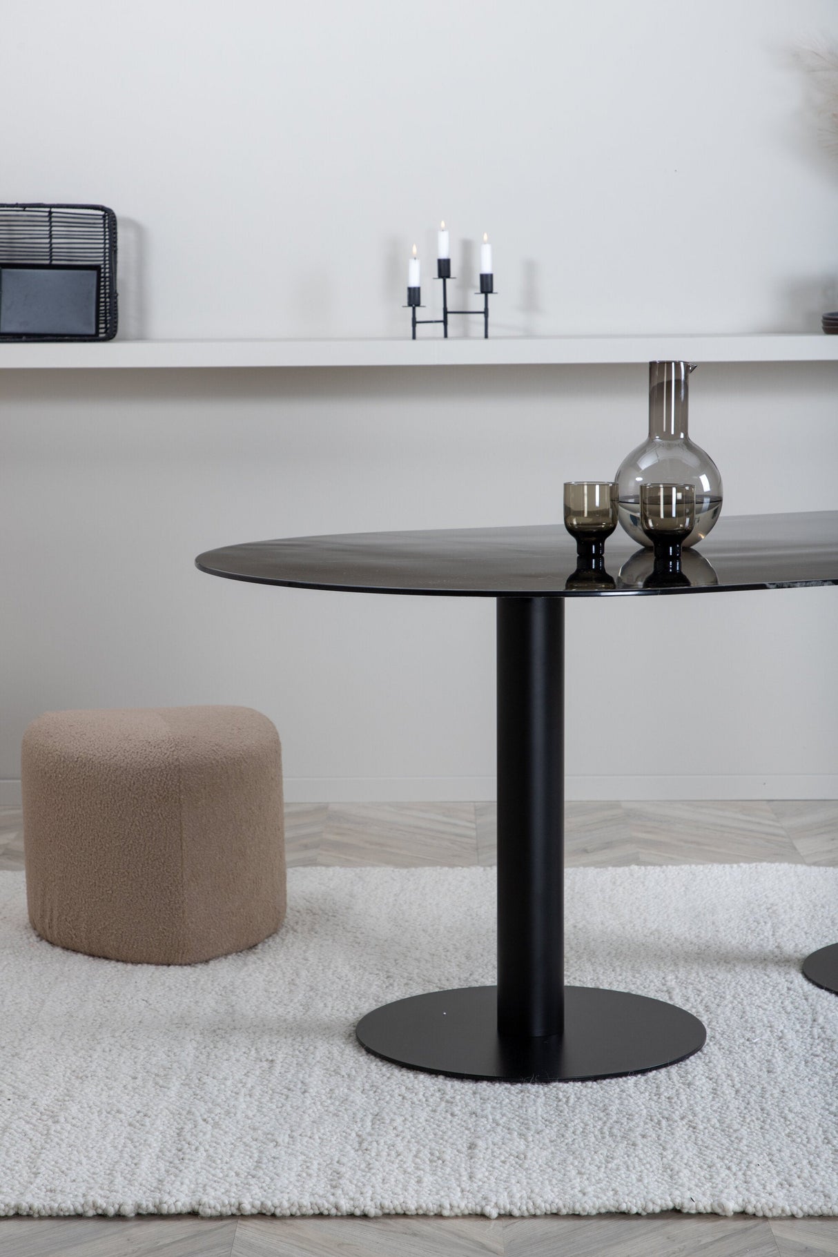Pillan ovaler Esstisch - schwarz/Glas - Ovale Esstische - ALVAHOME
