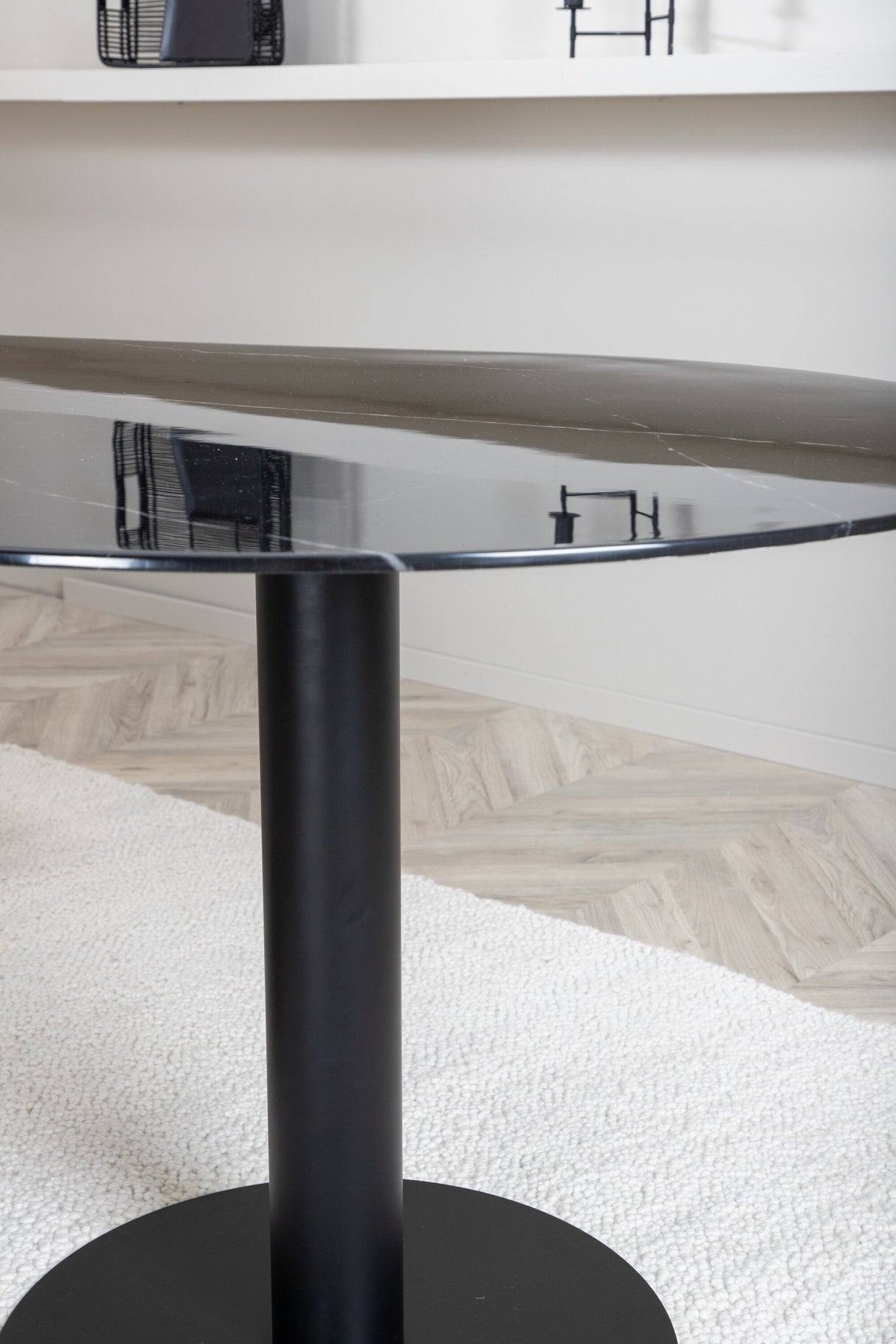 Pillan ovaler Esstisch - schwarz/Glas - Ovale Esstische - ALVAHOME