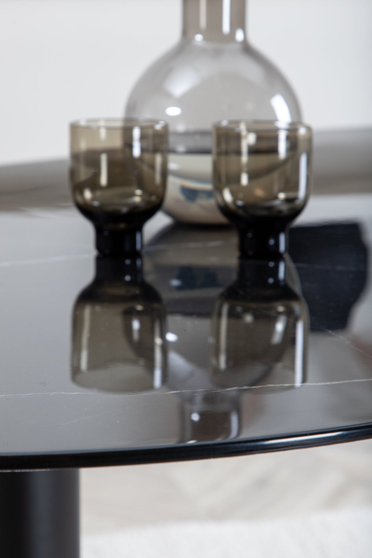 Pillan ovaler Esstisch - schwarz/Glas - Ovale Esstische - ALVAHOME