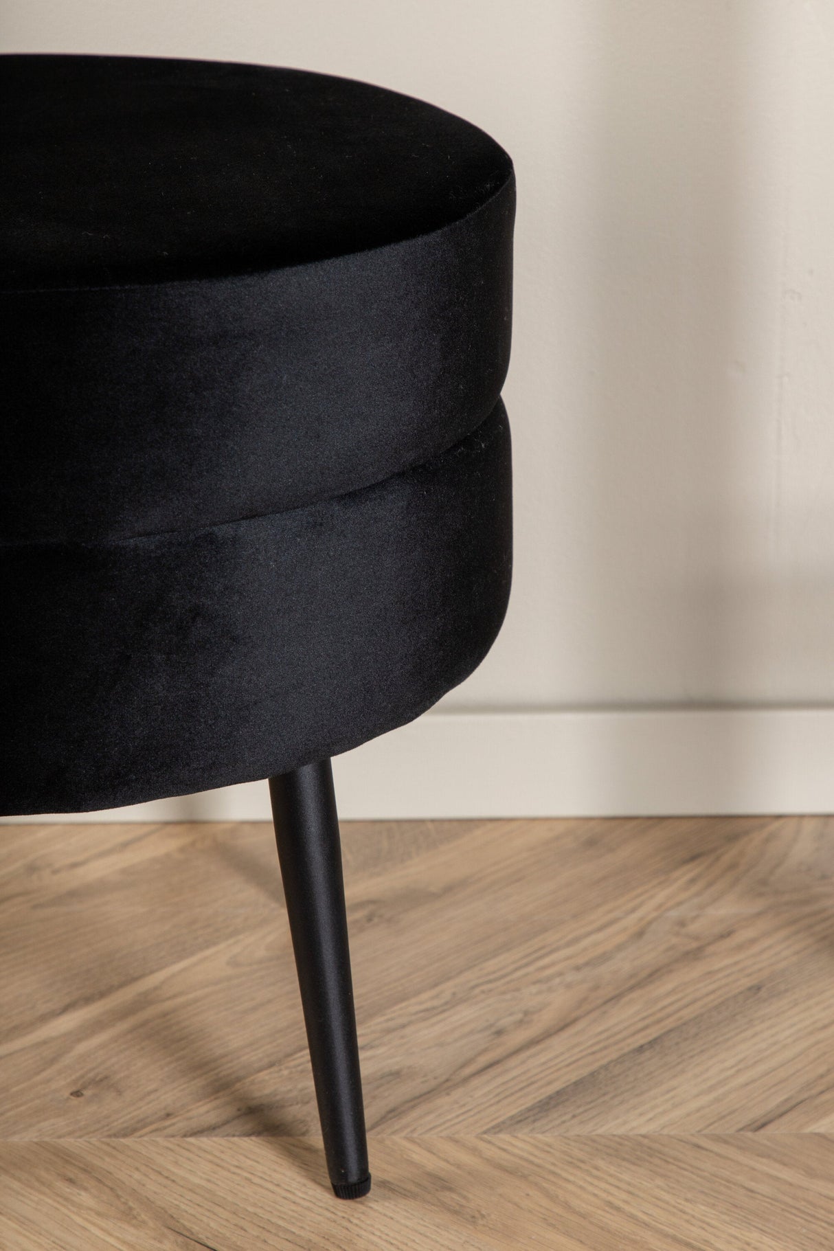 Pot Pouf - schwarz/Polyester - Samt - Ottomane / Poufs - ALVAHOME