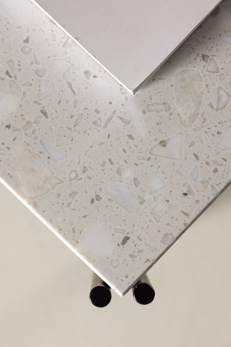 Razzia Couchtisch - weiß/Terrazzo - Couchtische - ALVAHOME