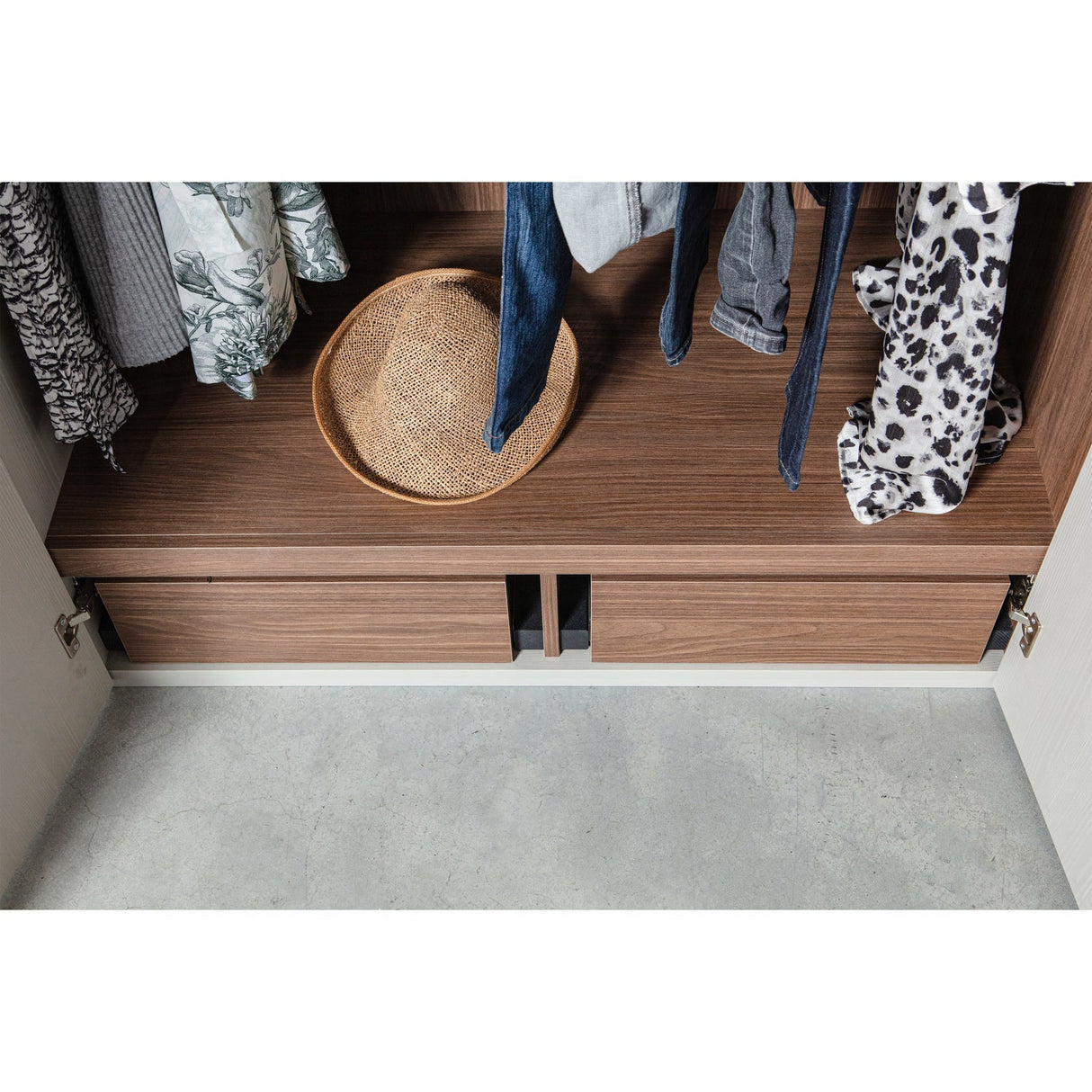 Rens 3 - türiger Kleiderschrank - kieselgrau/Spanplatte [fsc] - Kleiderschränke - ALVAHOME