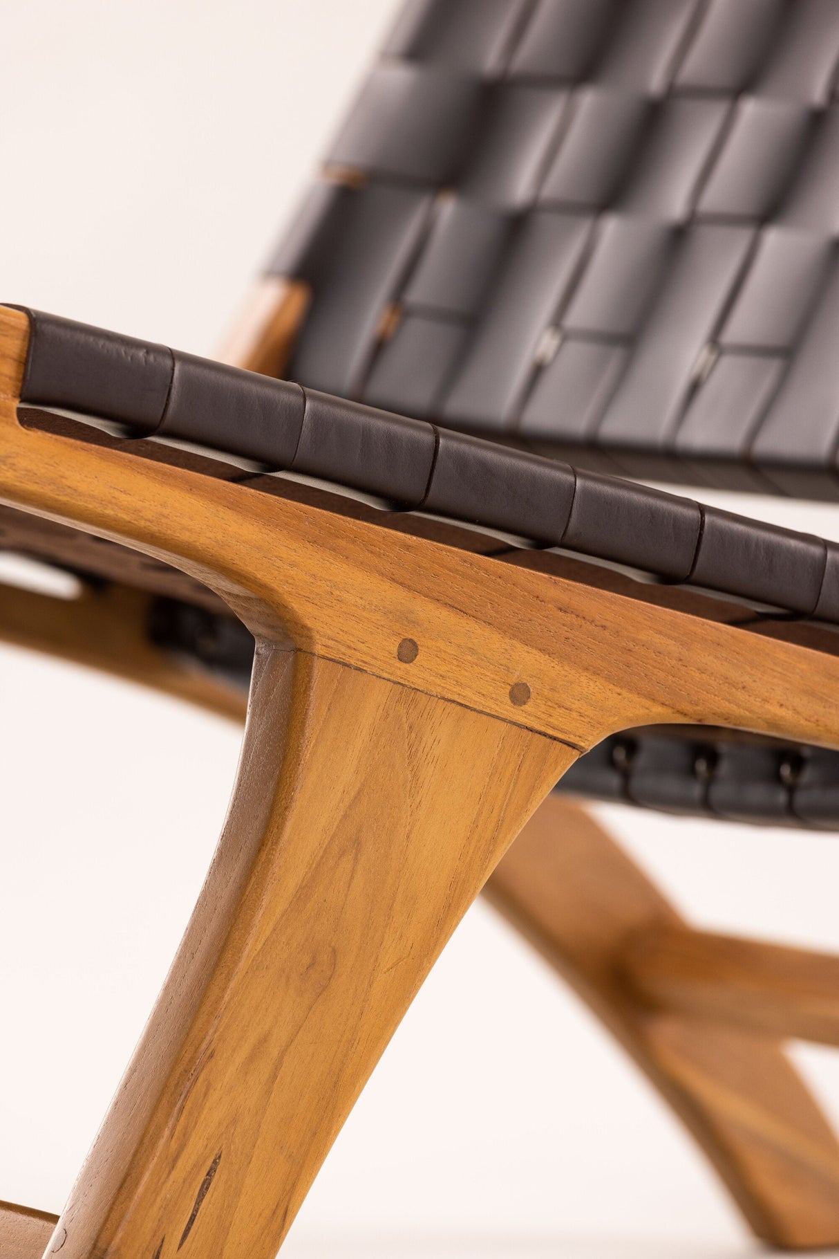 Rike Lounge - Stuhl - braun/Teak - Lounge - Stühle - ALVAHOME