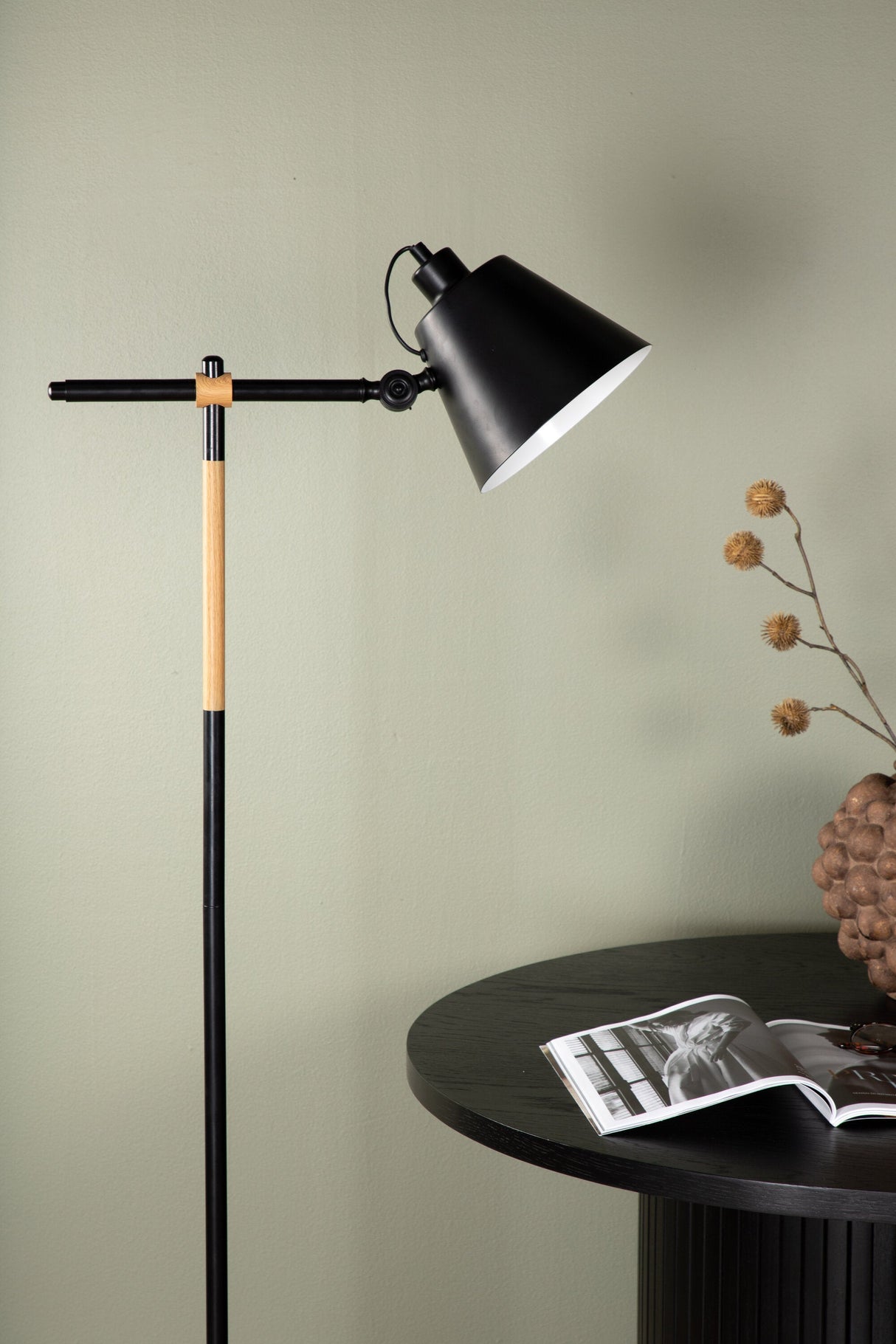 Skott Stehlampe - schwarz/Stahl - Stehlampen - ALVAHOME