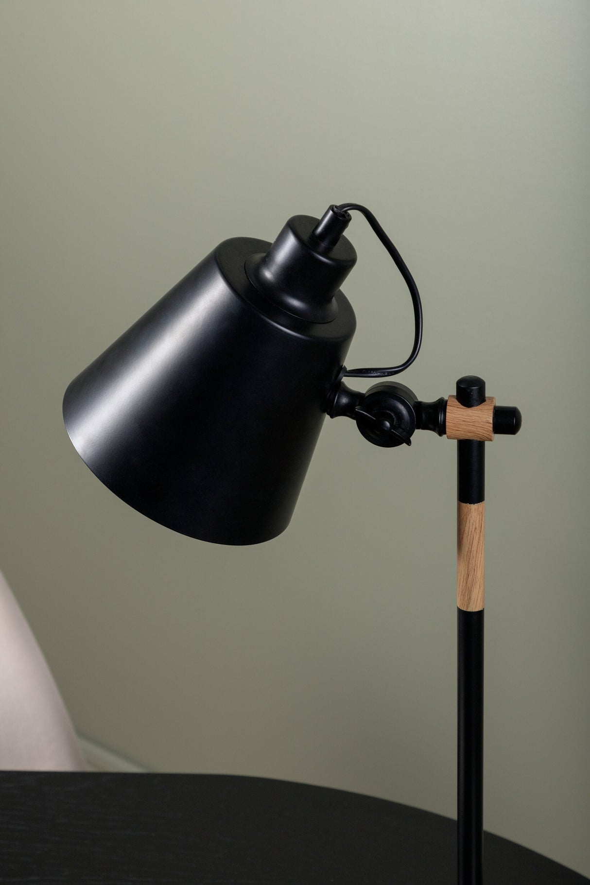 Skott Tischlampe - schwarz/Stahl - Tischlampen - ALVAHOME