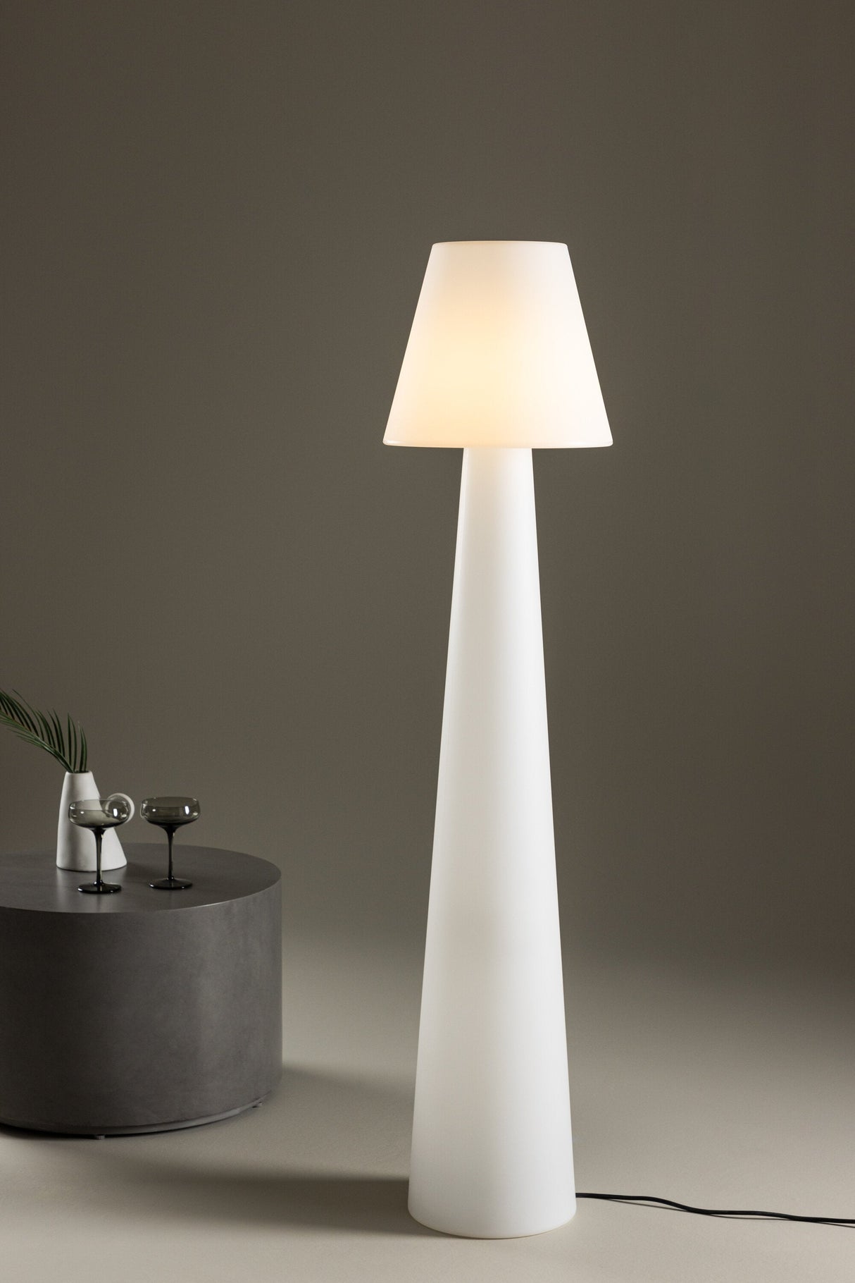 Stratford Outdoor - Stehlampe - weiß/Plastik - Outdoor - Stehlampen - ALVAHOME