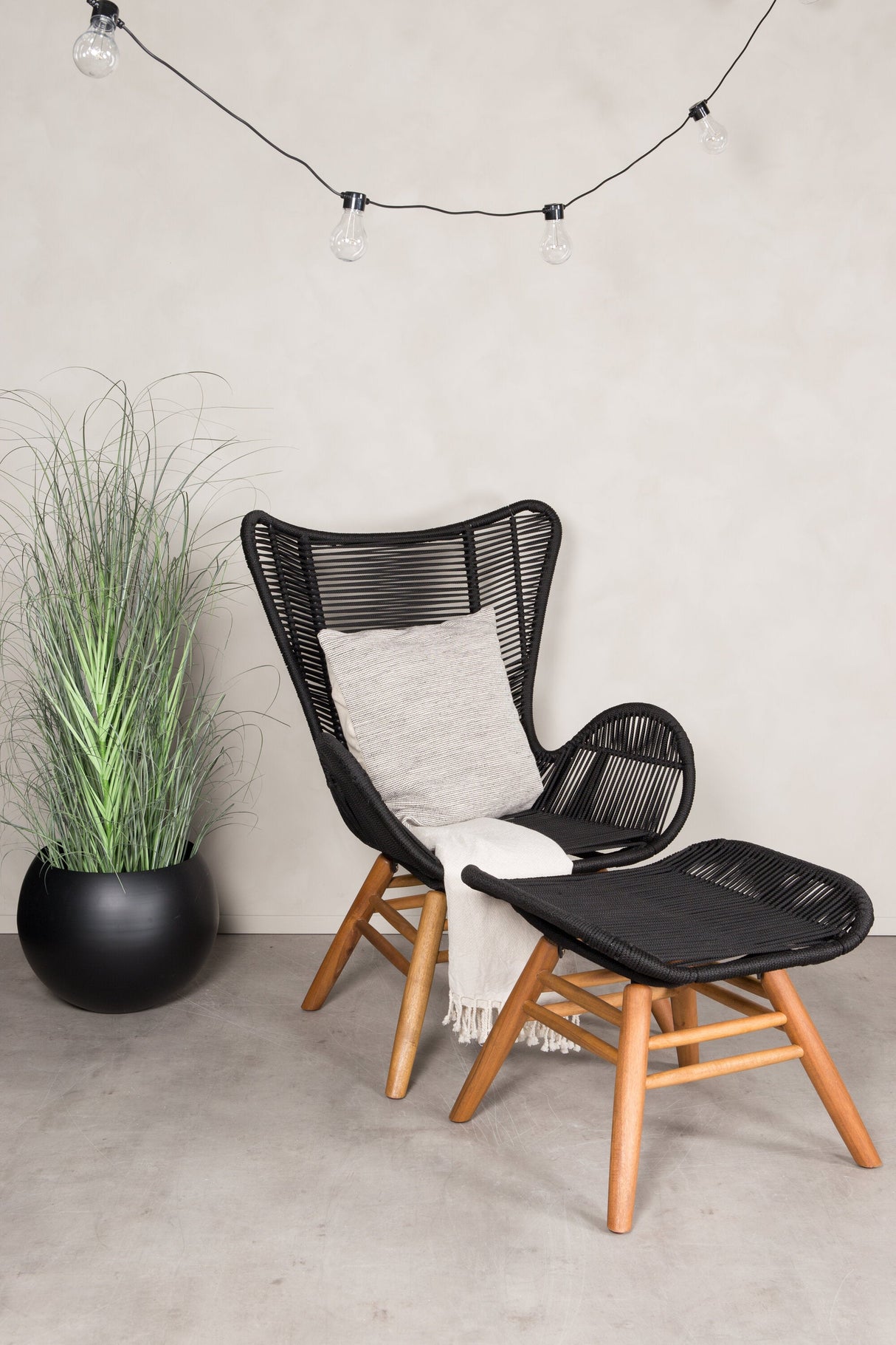 Tingeling Outdoor Lounge - Stuhl - schwarz/Akazie - Accent Chair - ALVAHOME