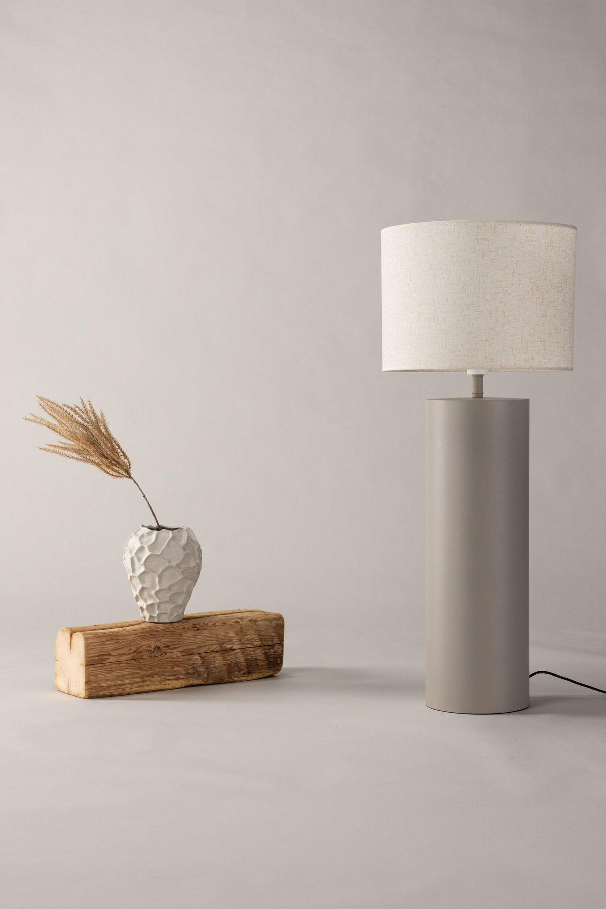 Umeå x Josefin Lustig Stehlampe - grau/Eisen - Stehlampen - ALVAHOME