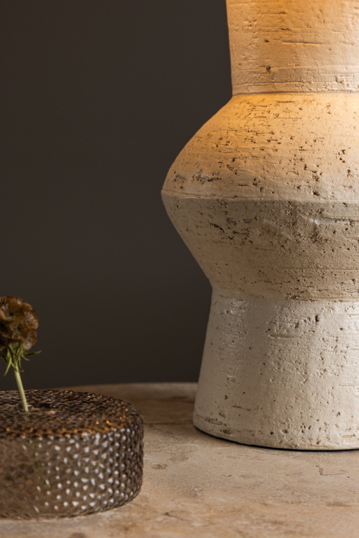Valön Tischlampe - elfenbeinfarben/Terracotta - Tischlampen - ALVAHOME